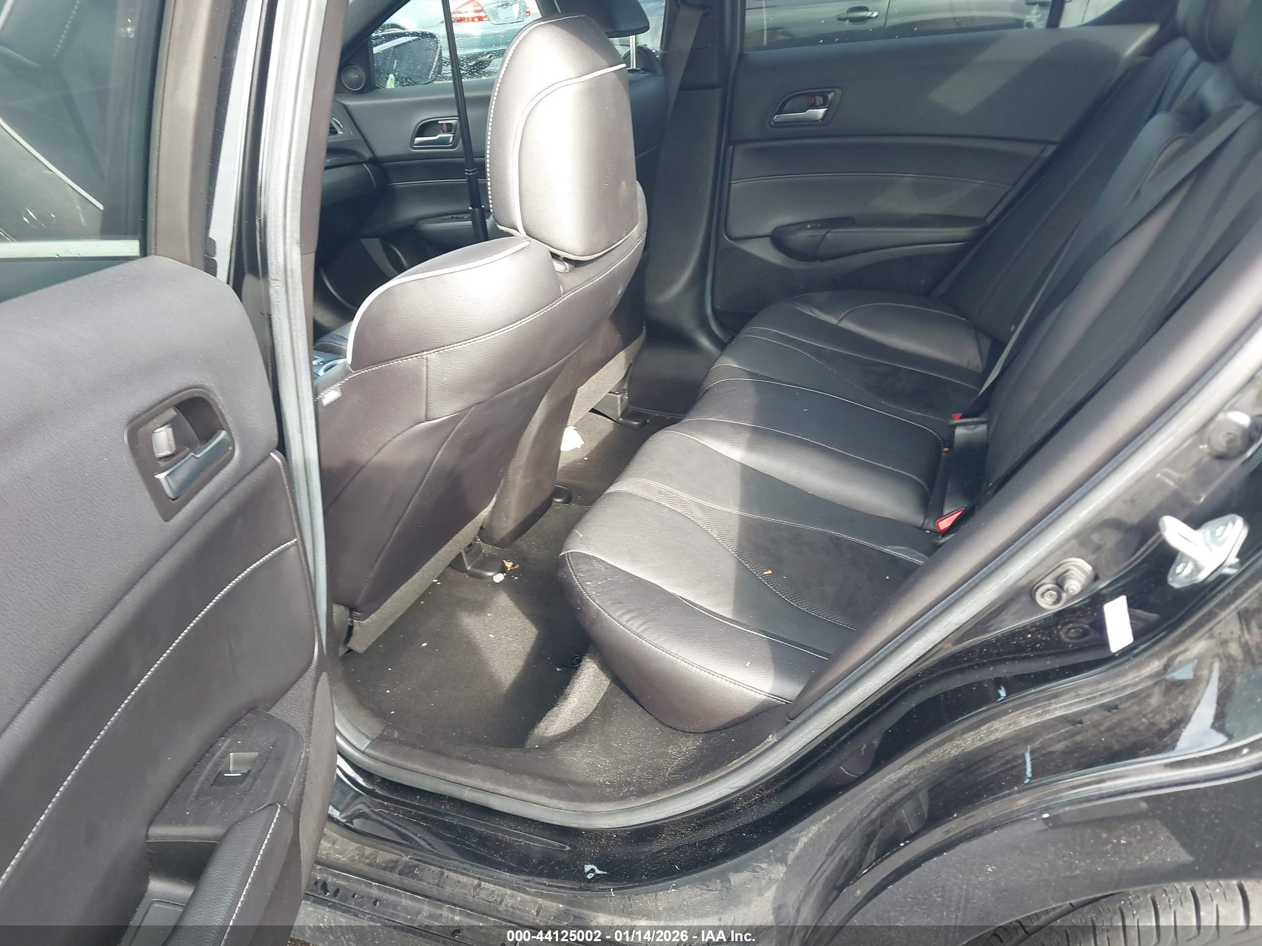 ACURA ILX image 8