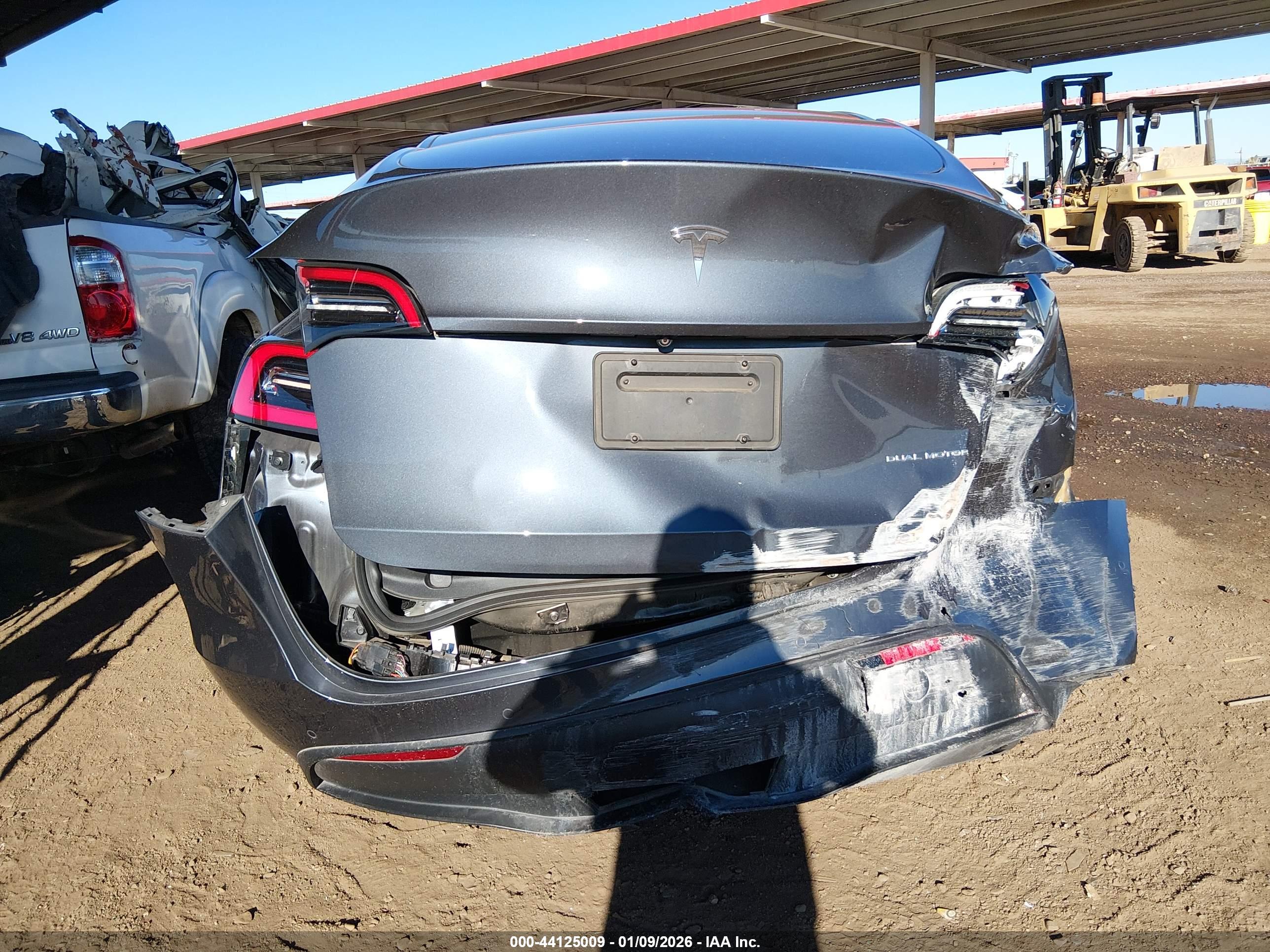 TESLA MODEL image 6