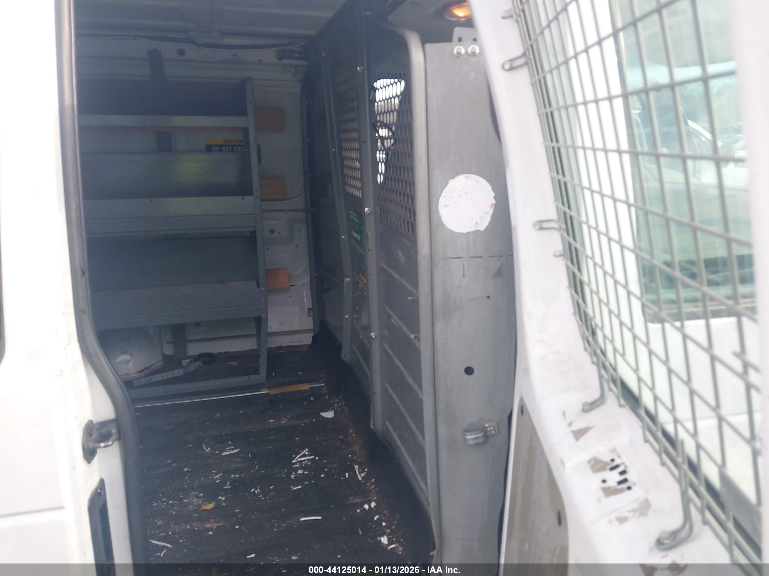 FORD E-250 image 8