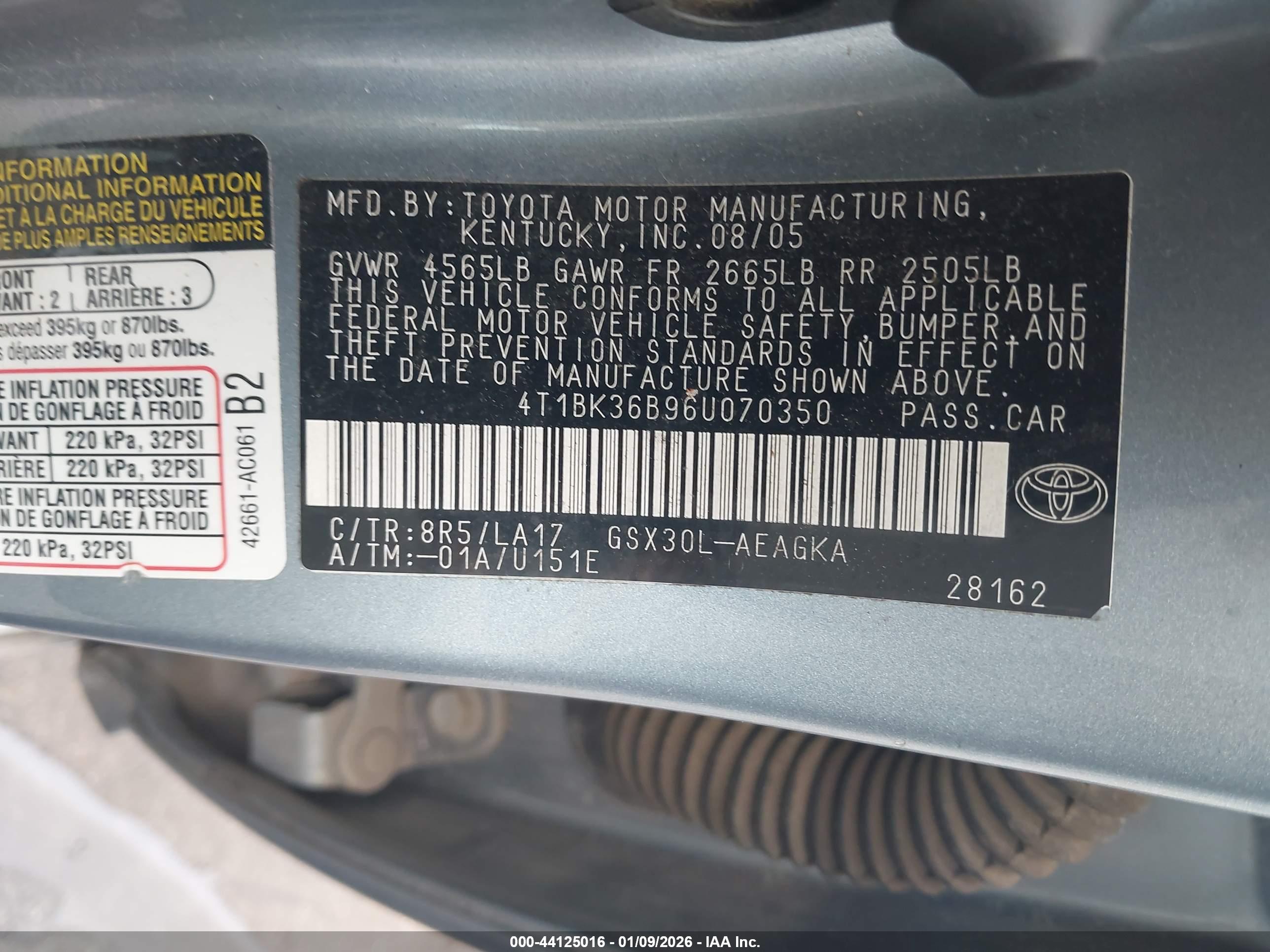 TOYOTA AVALON image 9