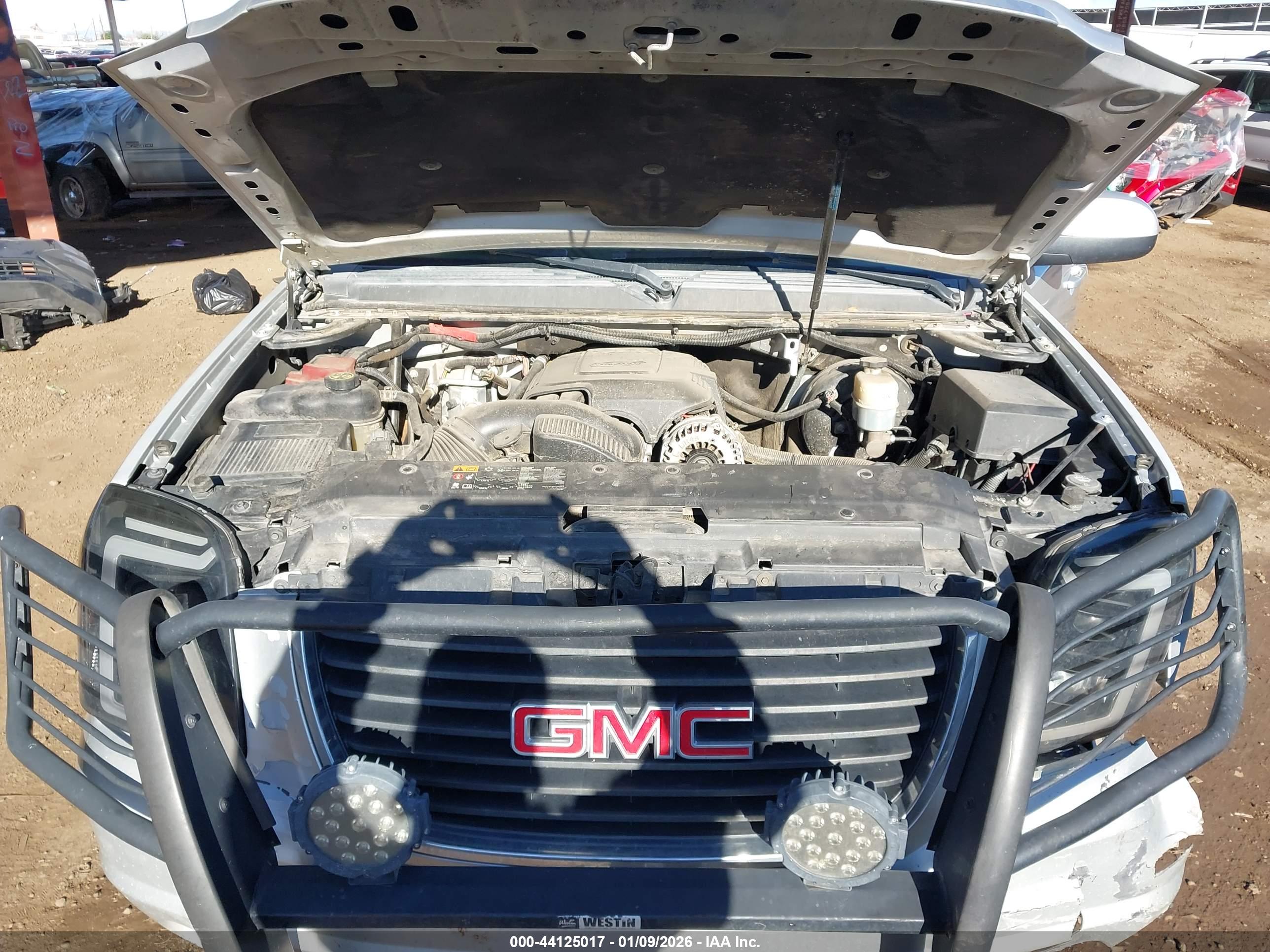 GMC YUKON image 10