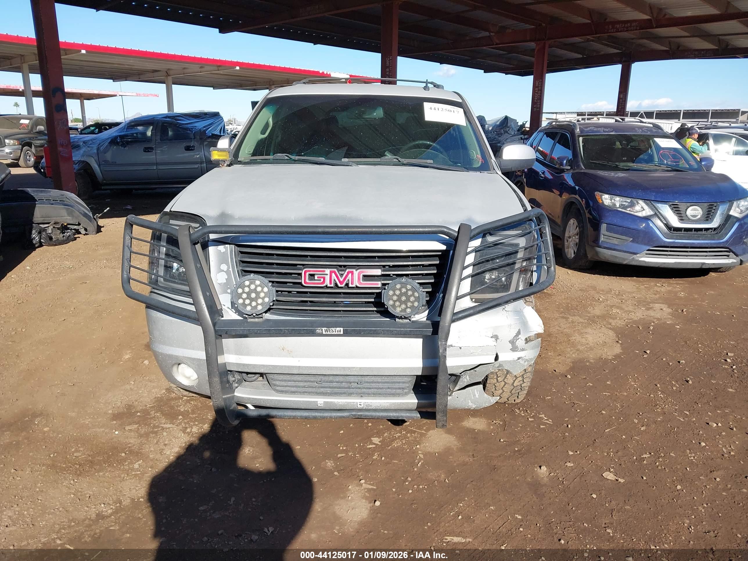 GMC YUKON image 6