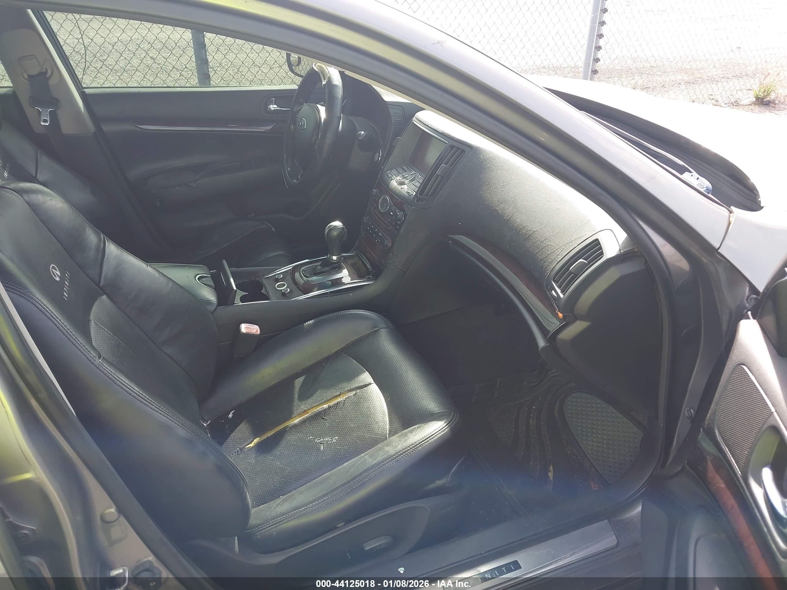 INFINITI G37 image 5