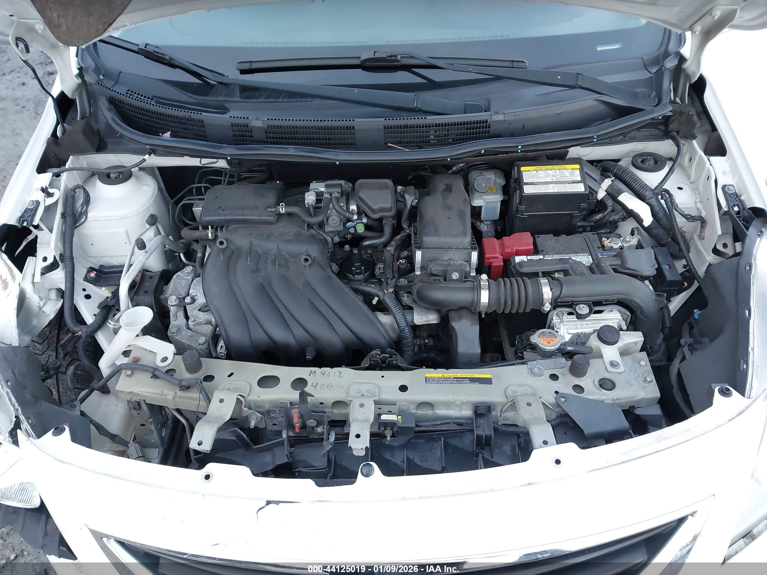 NISSAN VERSA image 10