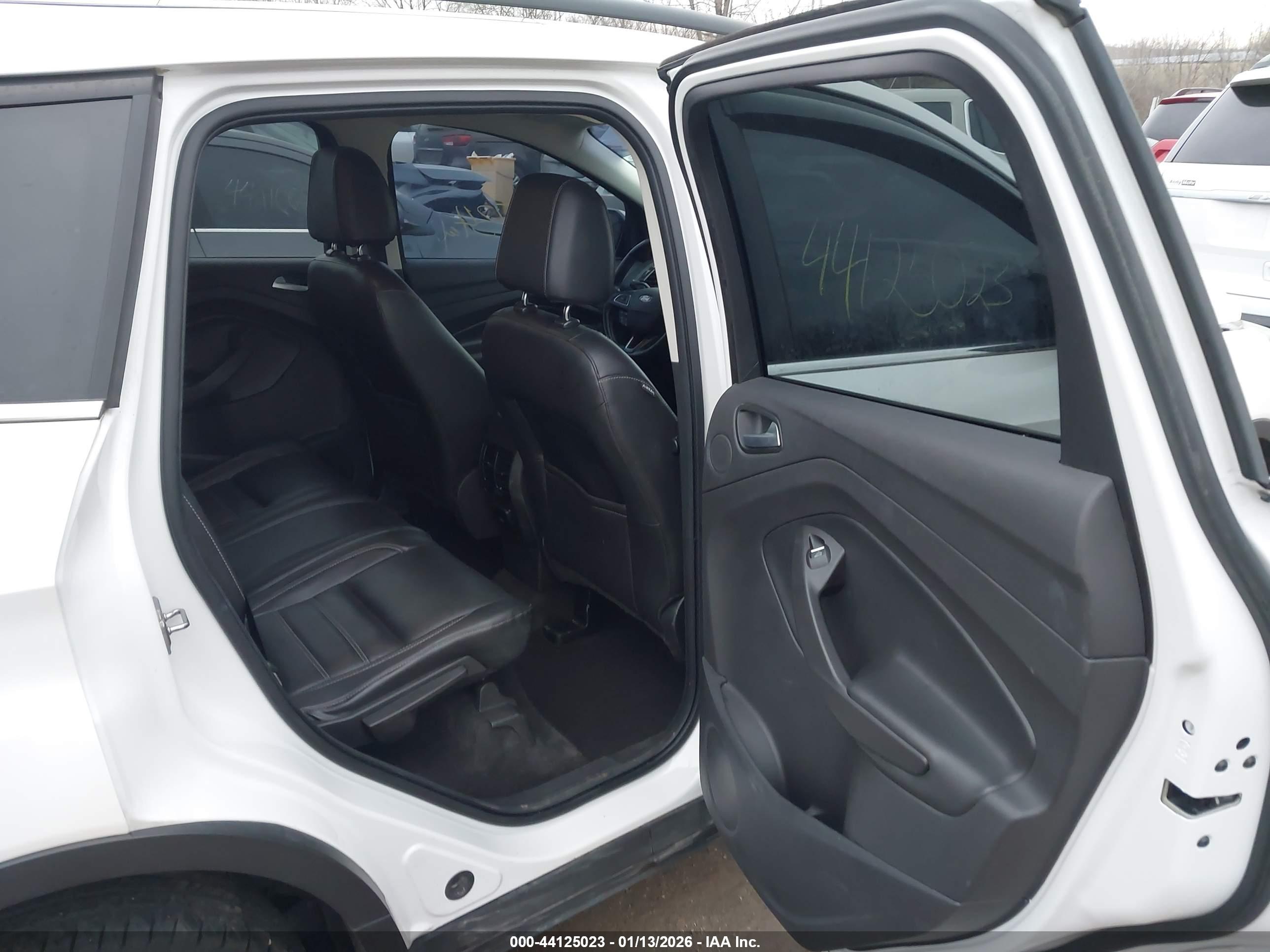 FORD ESCAPE image 8
