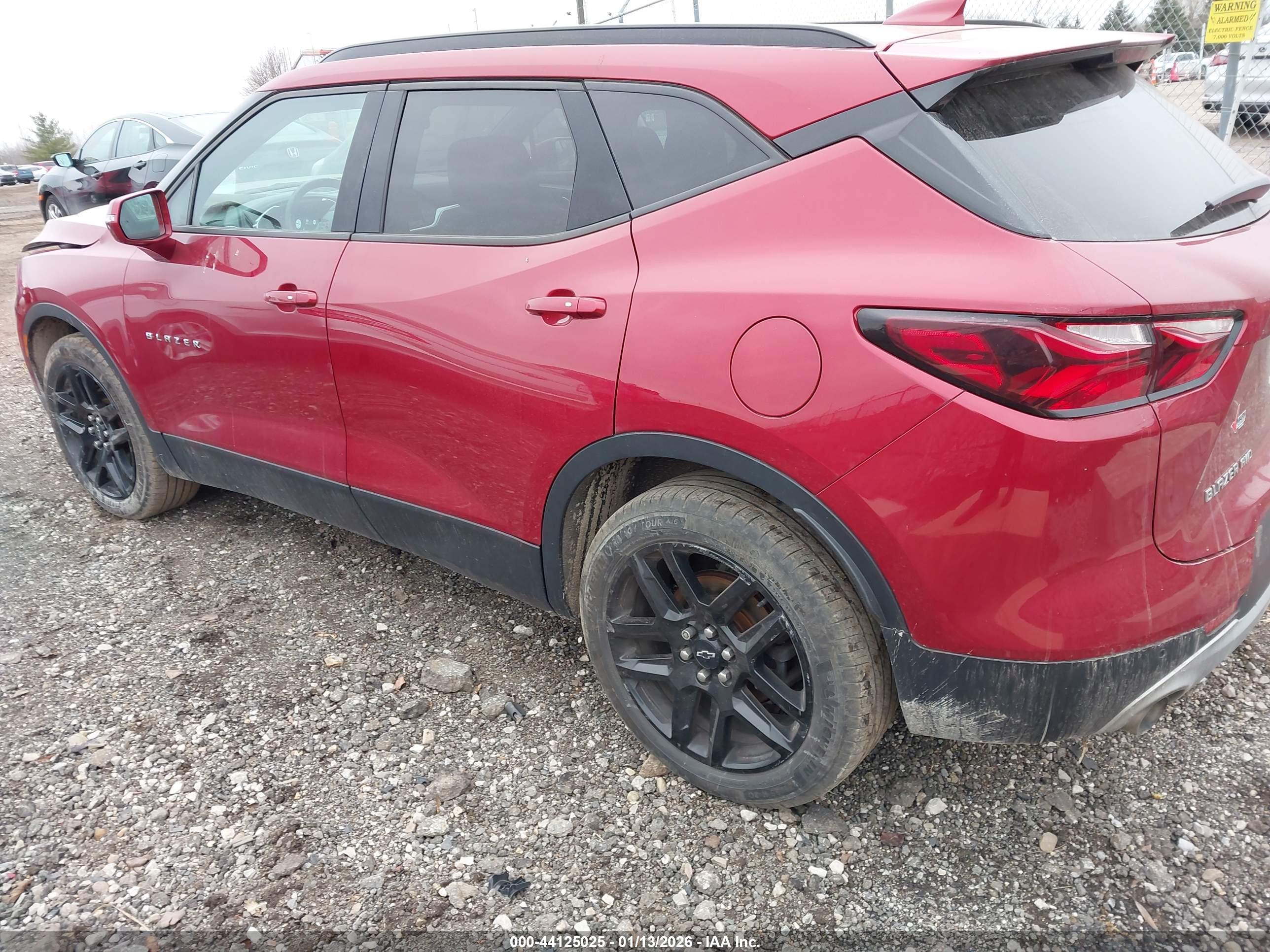 CHEVROLET BLAZER image 3