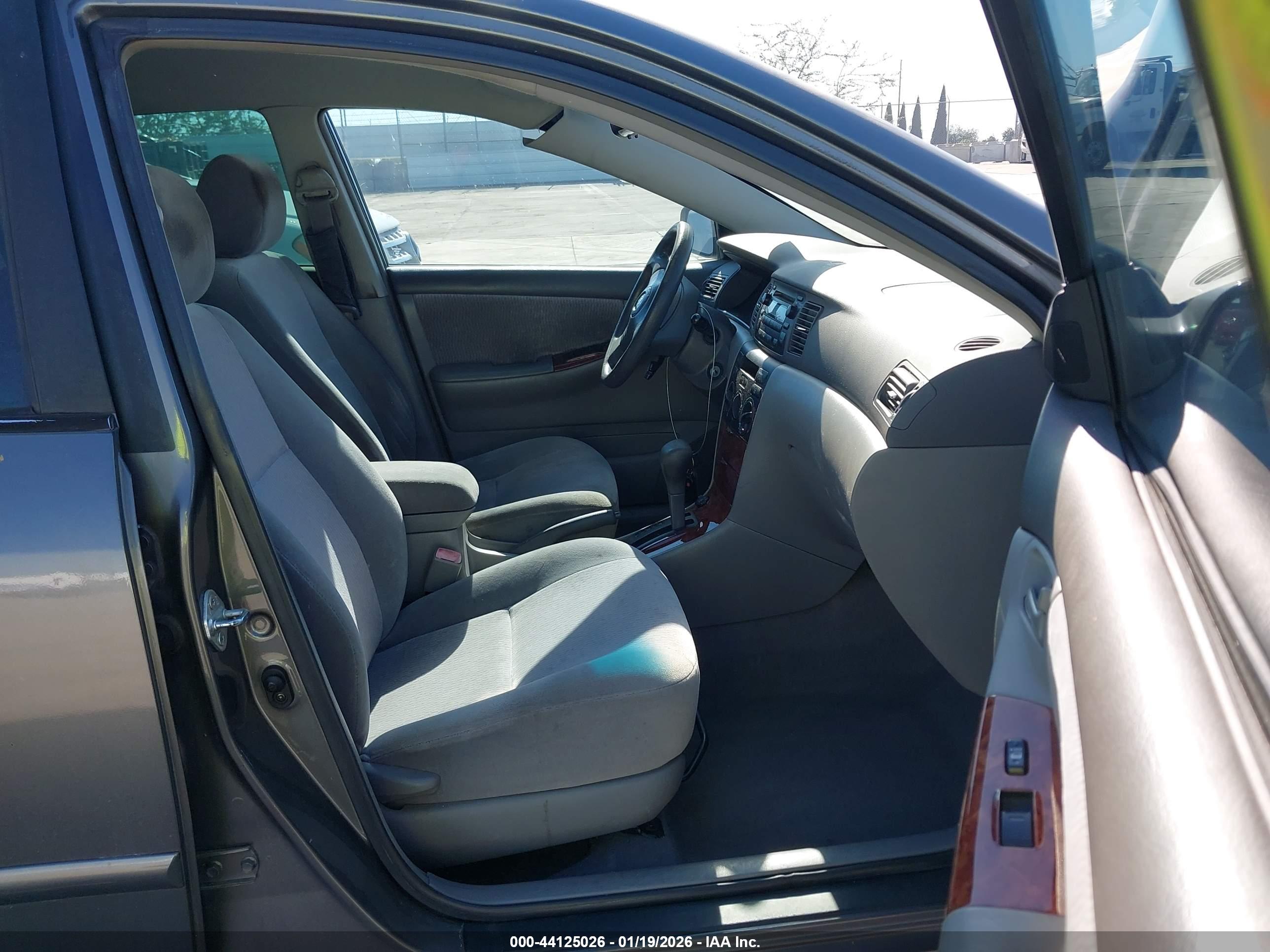 TOYOTA COROLLA image 5
