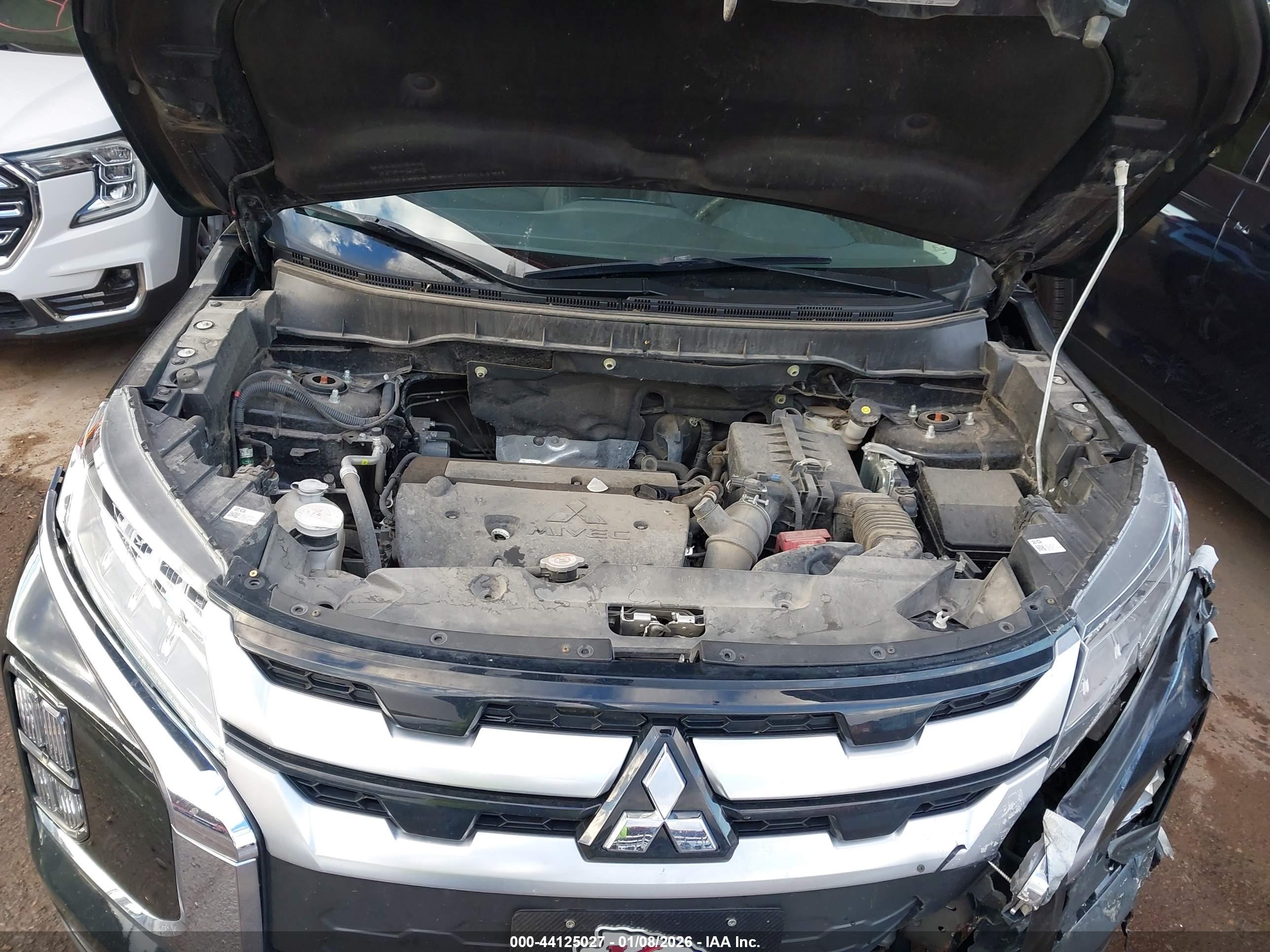 MITSUBISHI OUTLANDER image 10