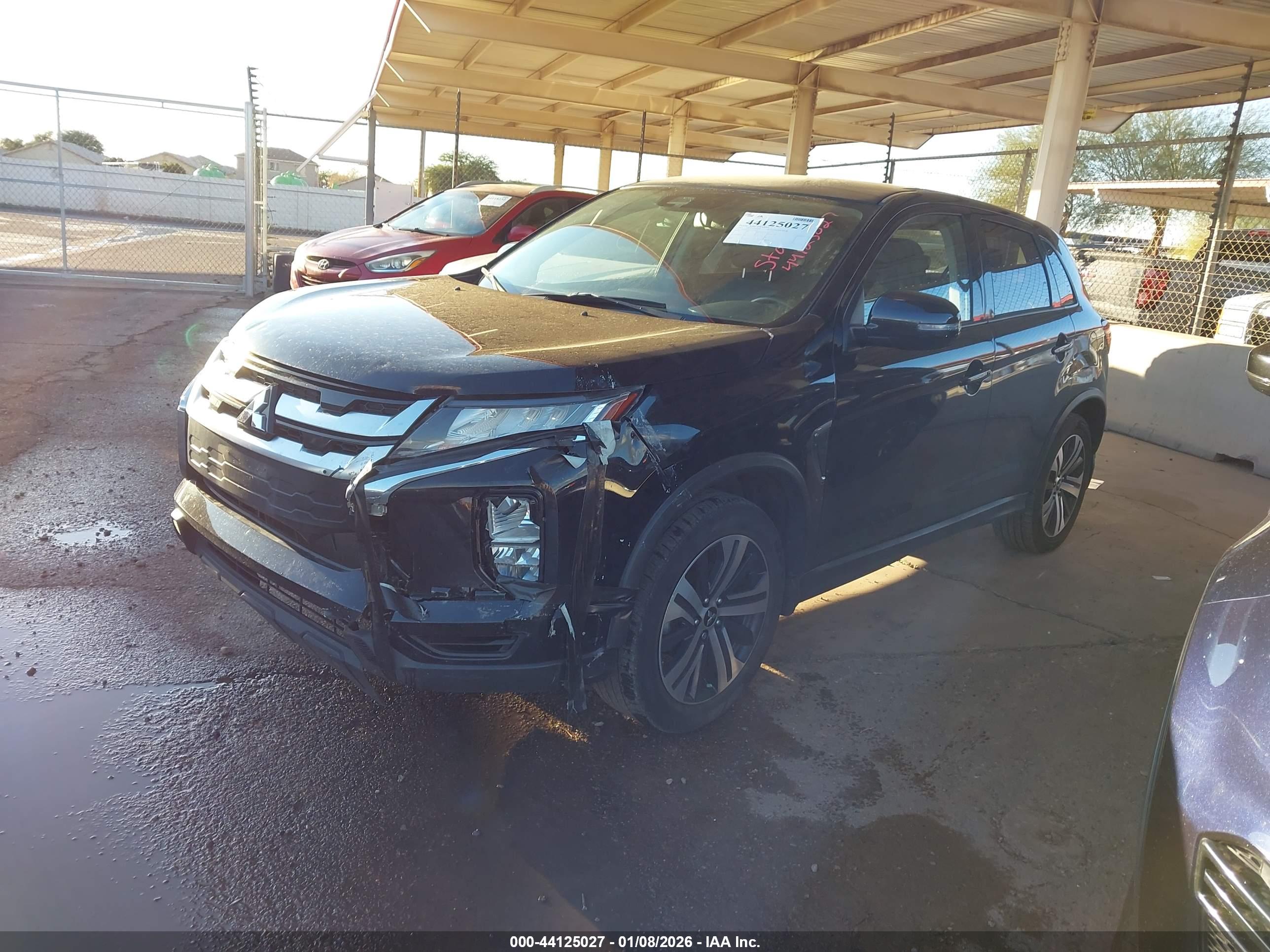 MITSUBISHI OUTLANDER image 2