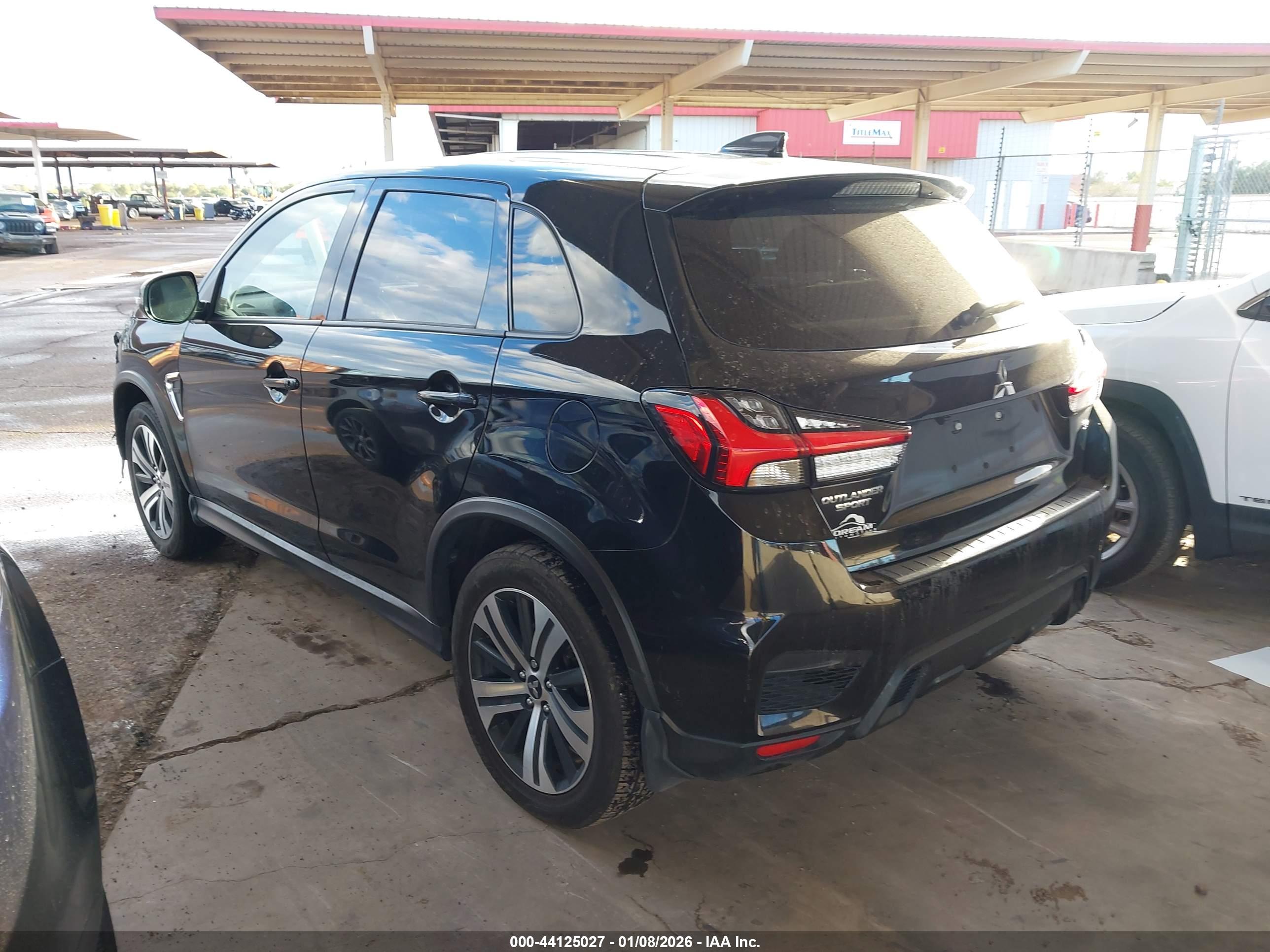 MITSUBISHI OUTLANDER image 3
