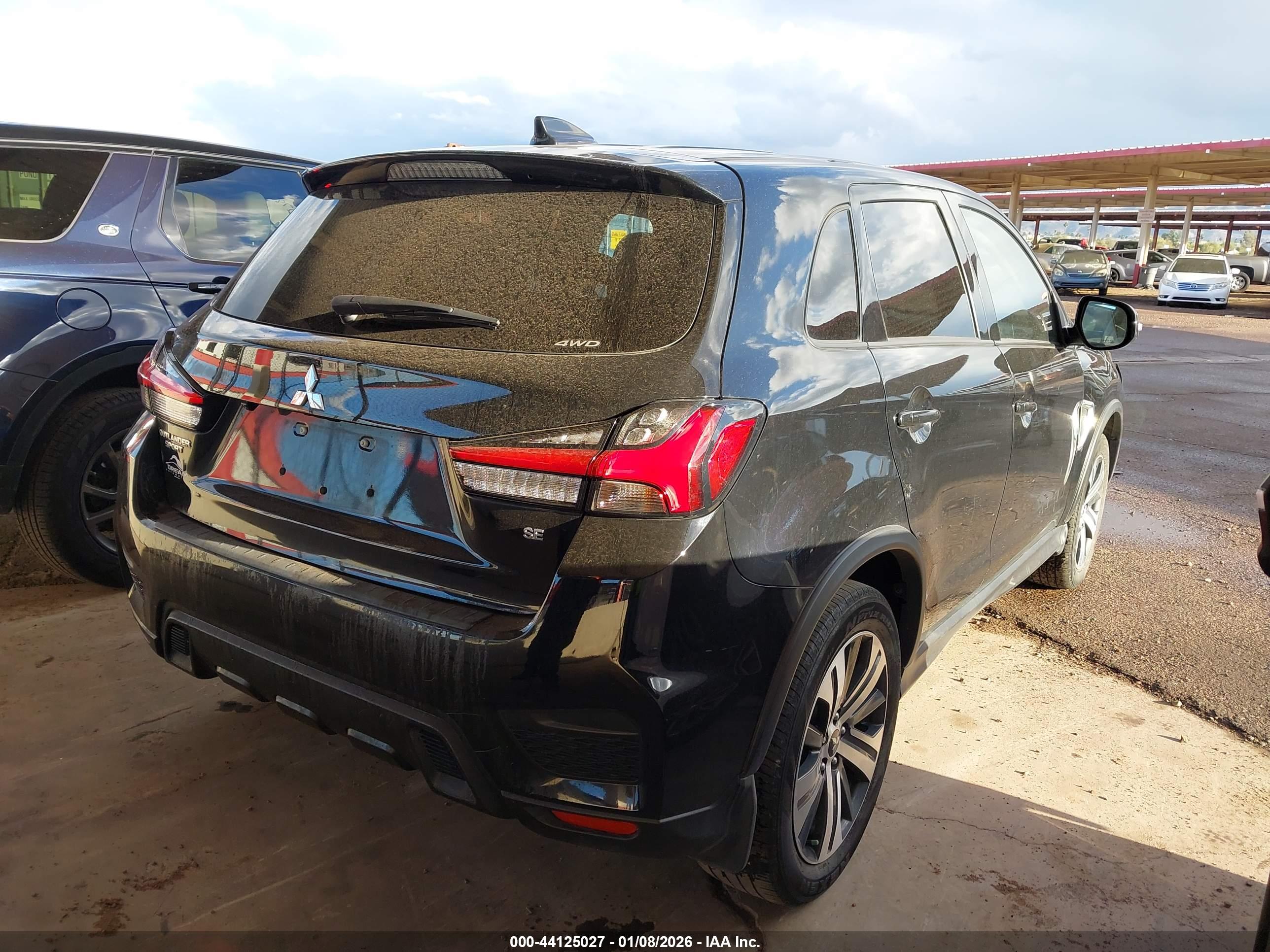 MITSUBISHI OUTLANDER image 4