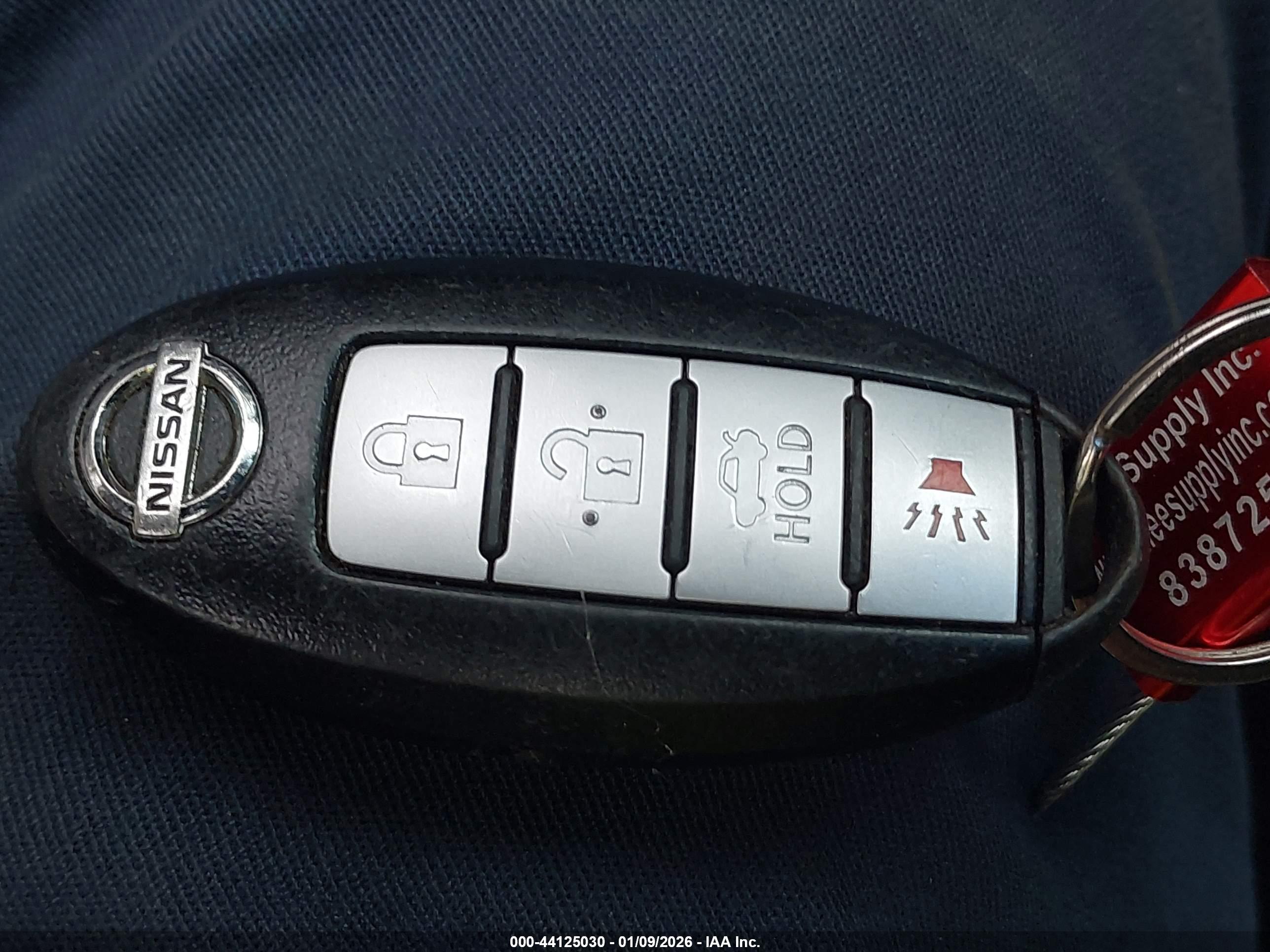 NISSAN MAXIMA image 11