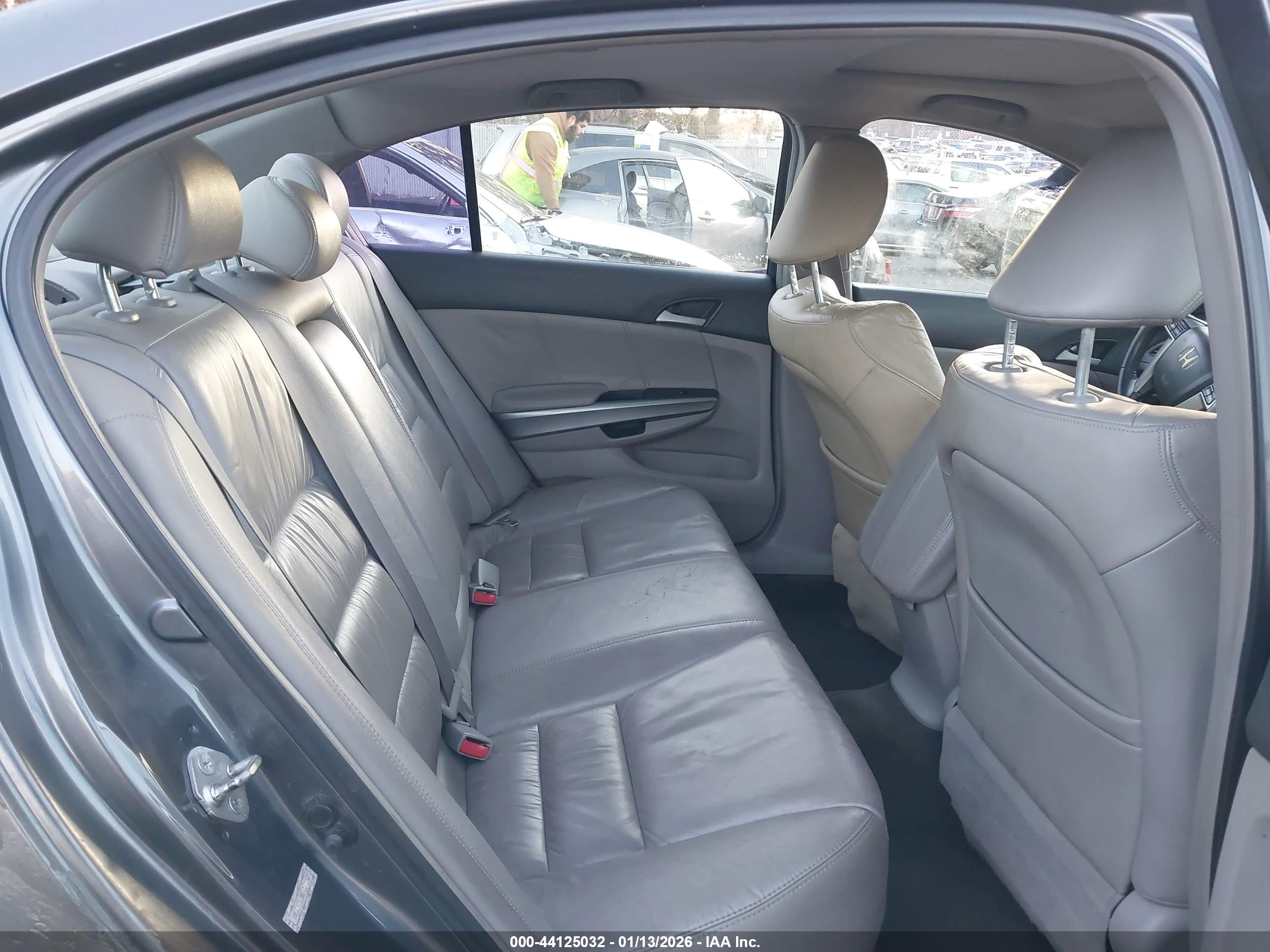 HONDA ACCORD image 8