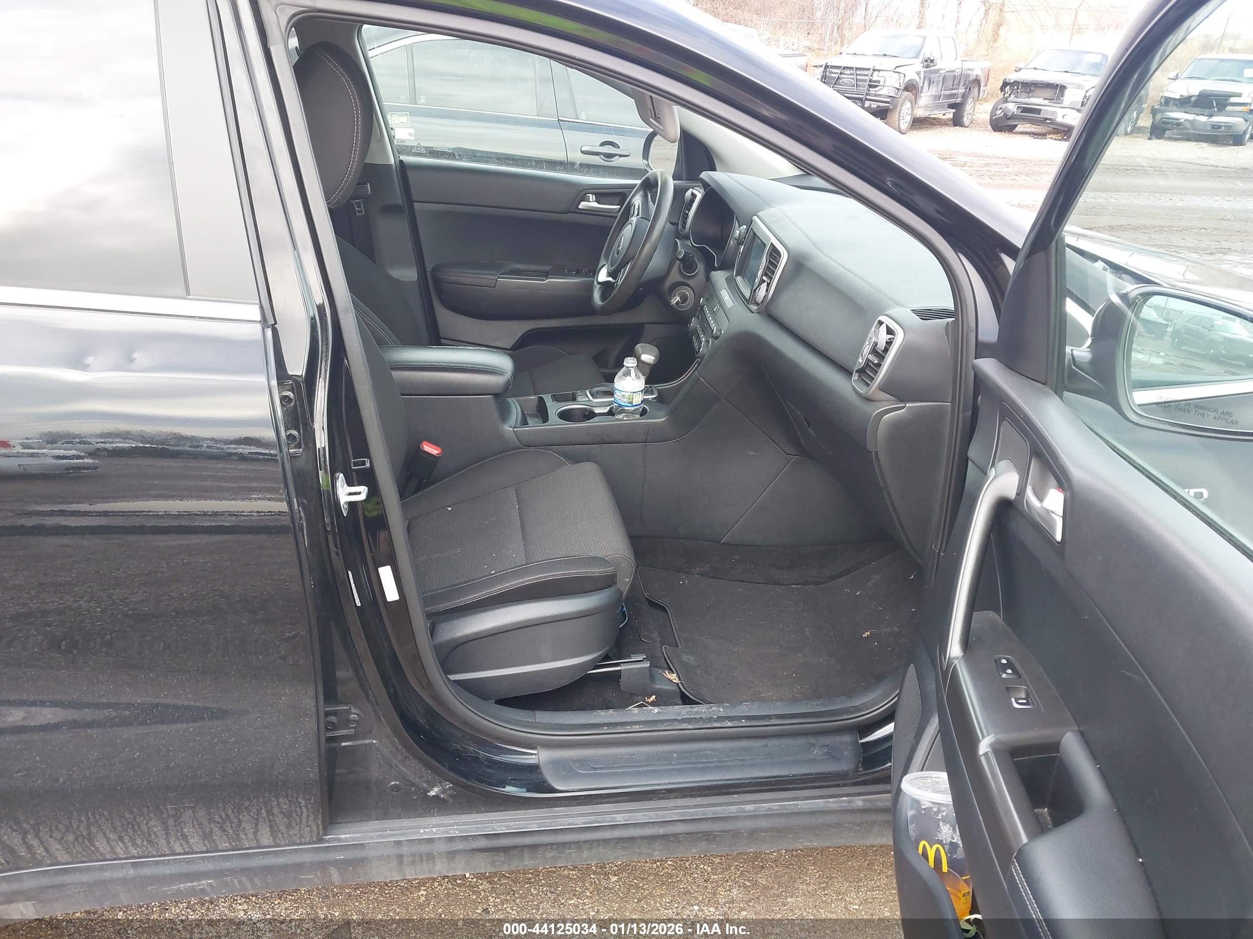 KIA SPORTAGE image 5