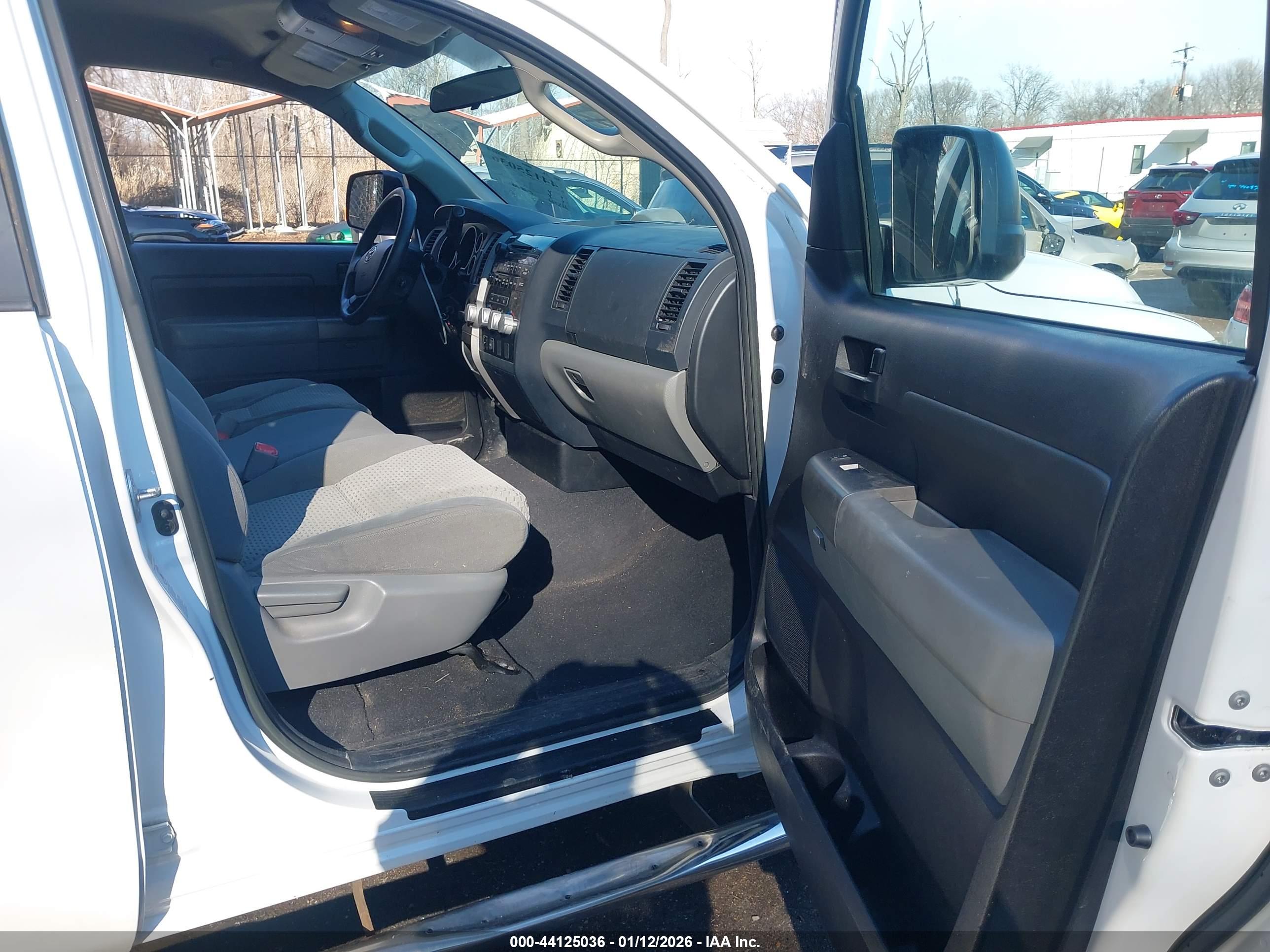 TOYOTA TUNDRA image 5