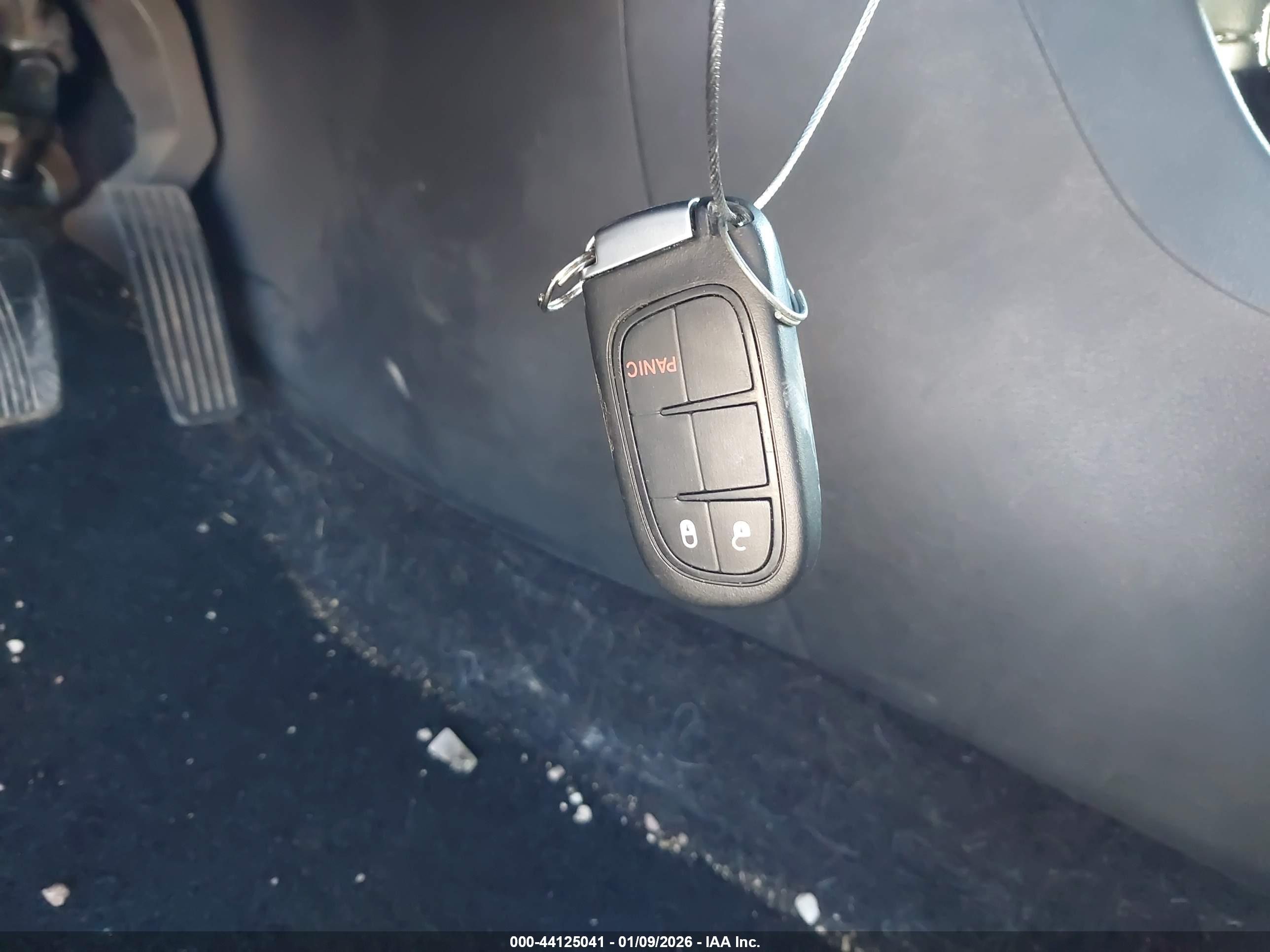 JEEP CHEROKEE image 11