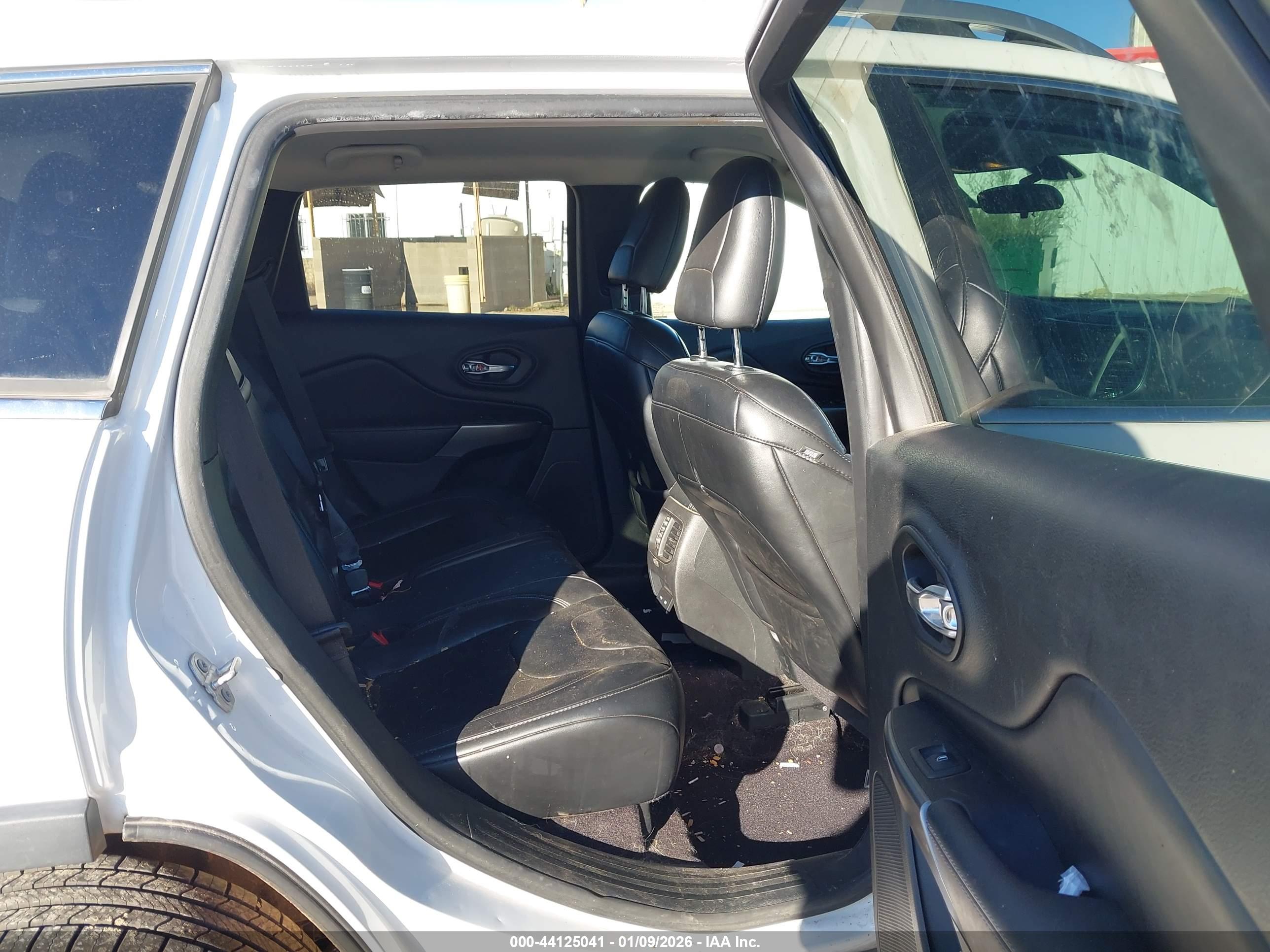 JEEP CHEROKEE image 8