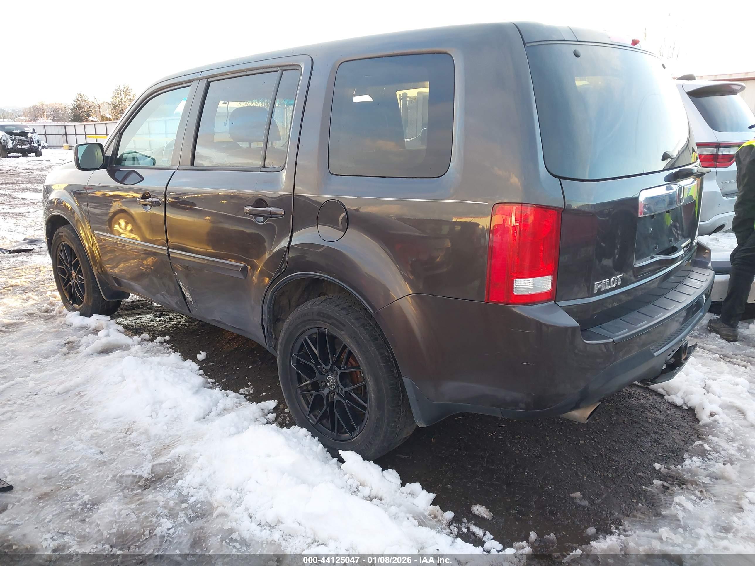 HONDA PILOT image 3