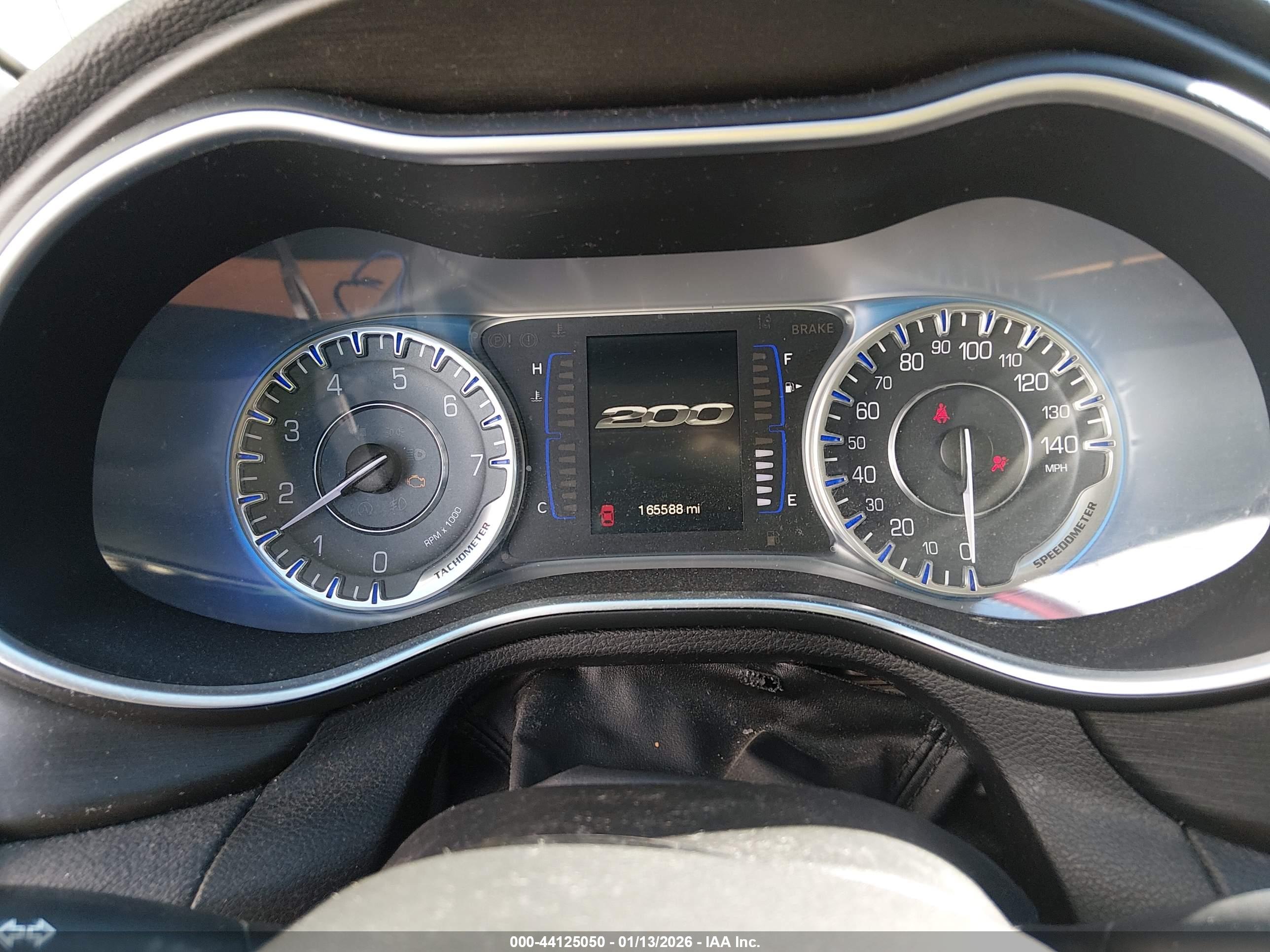 CHRYSLER 200 image 7