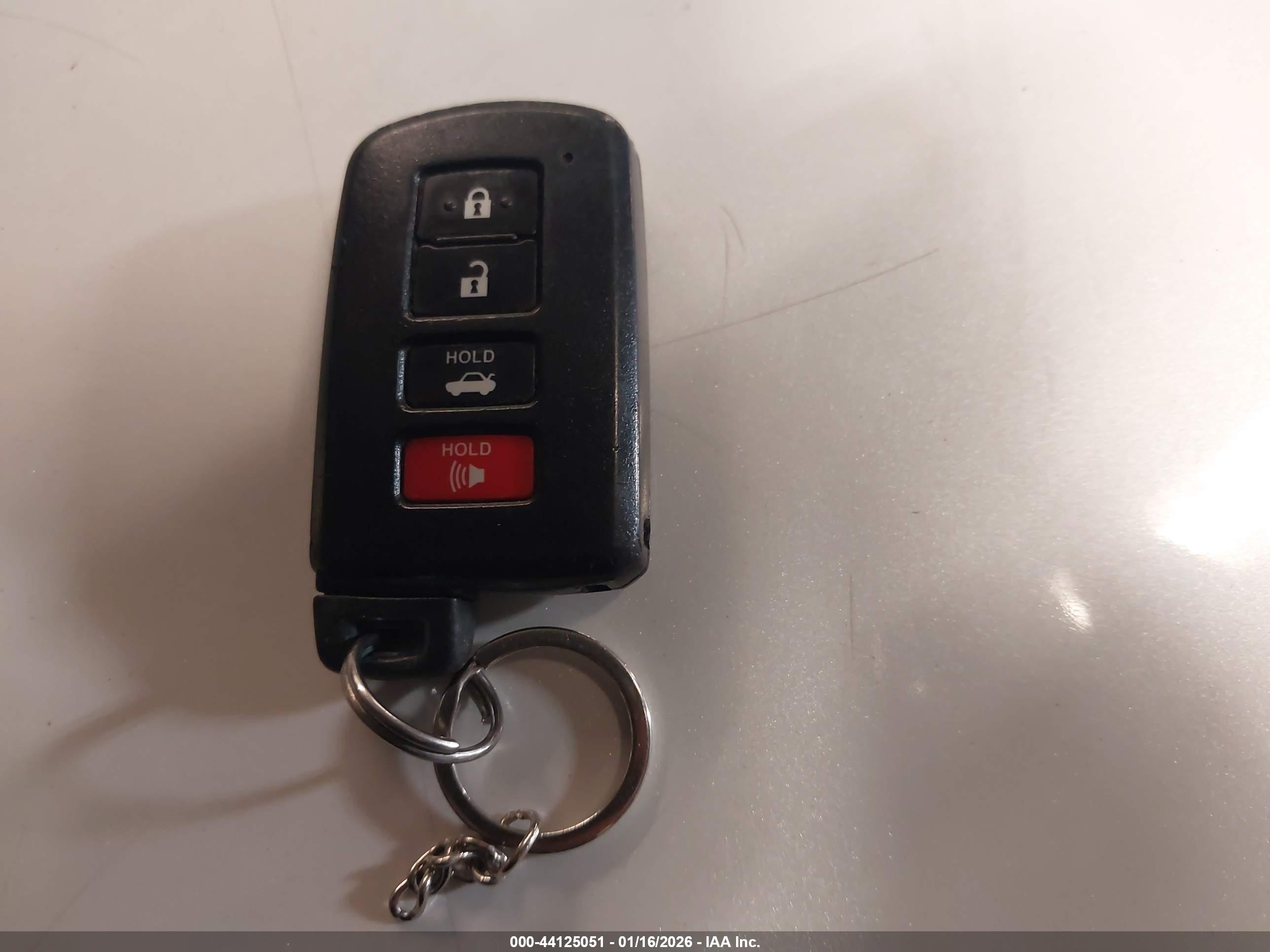 TOYOTA CAMRY image 11