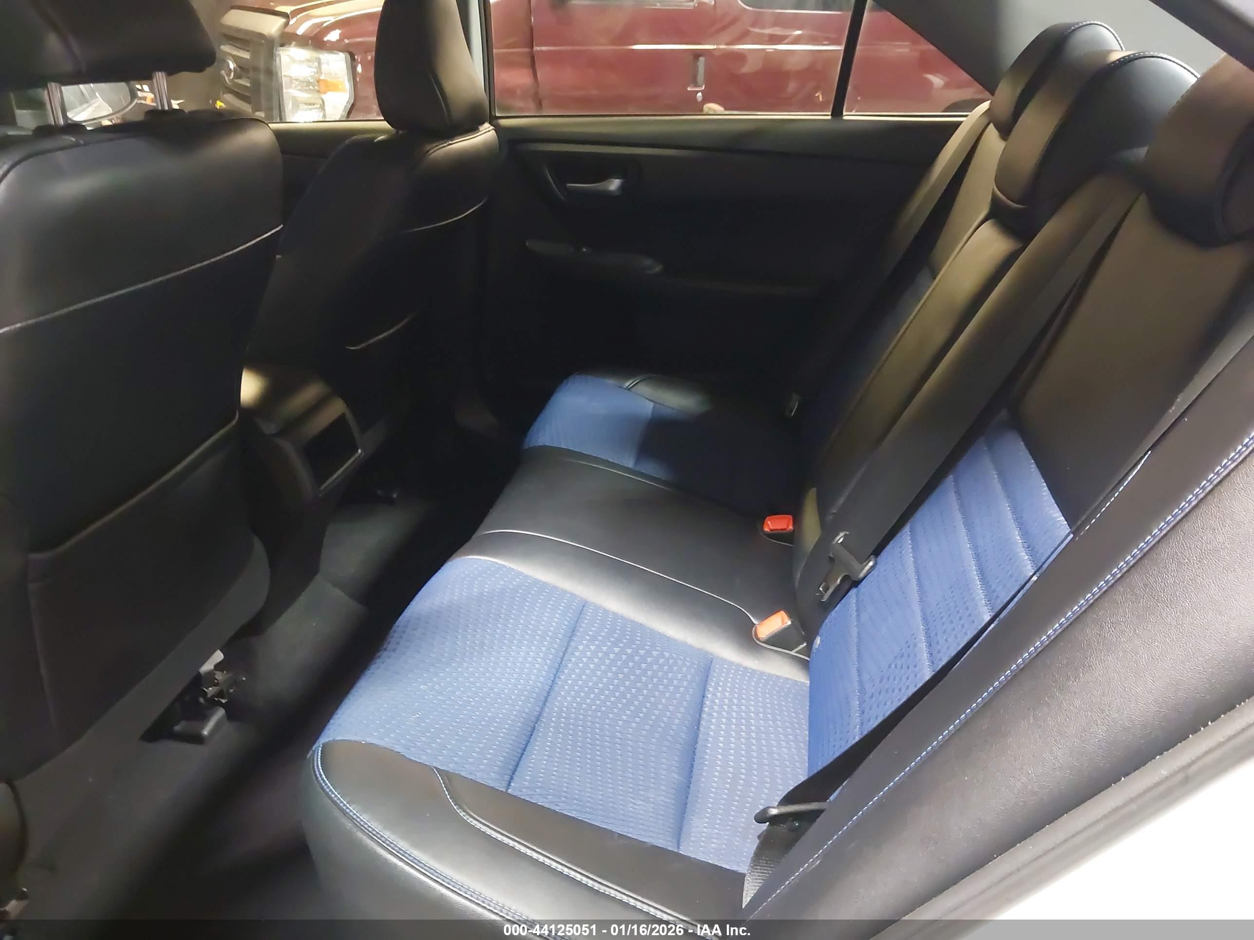 TOYOTA CAMRY image 8