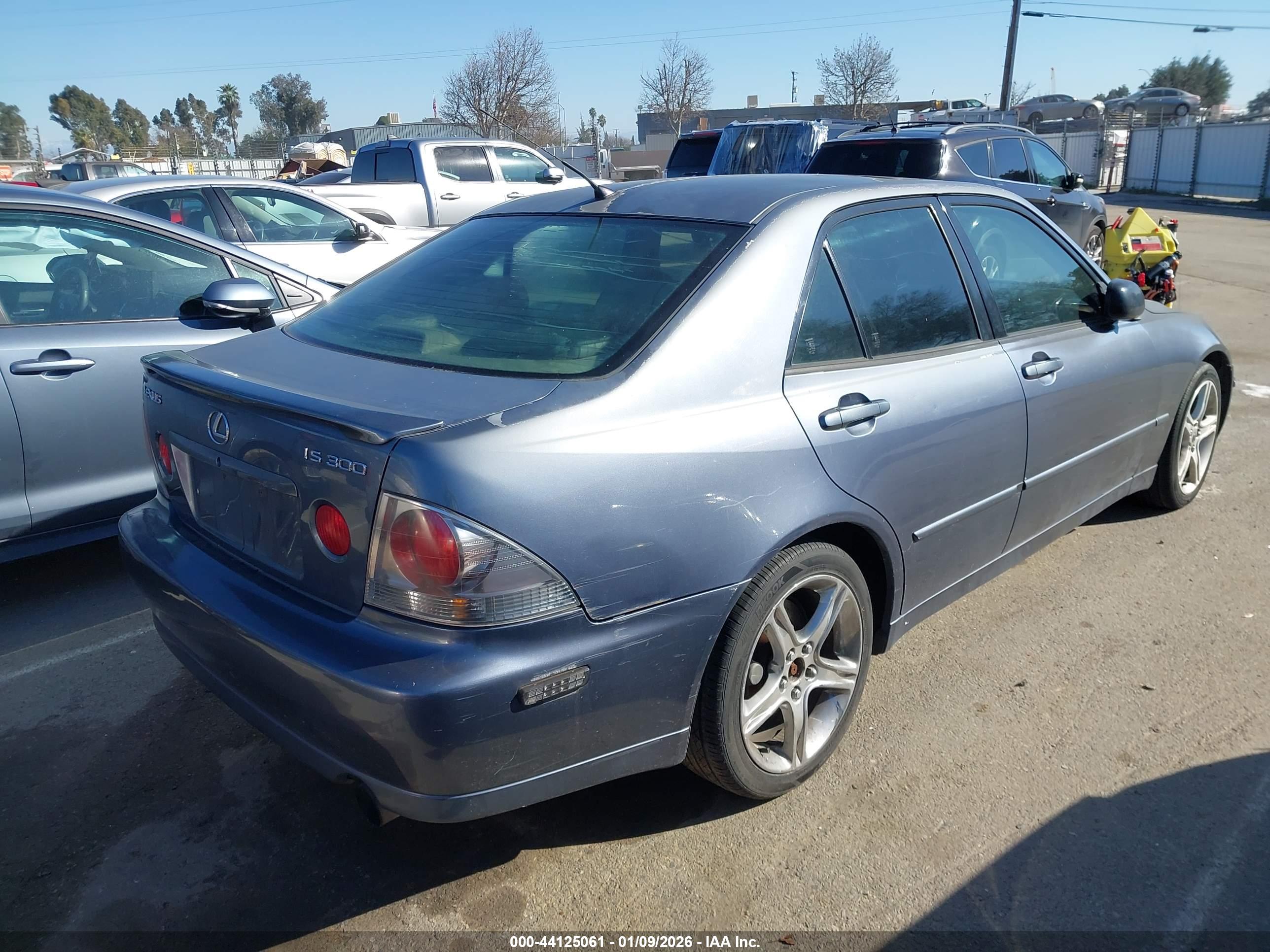 LEXUS IS image 4