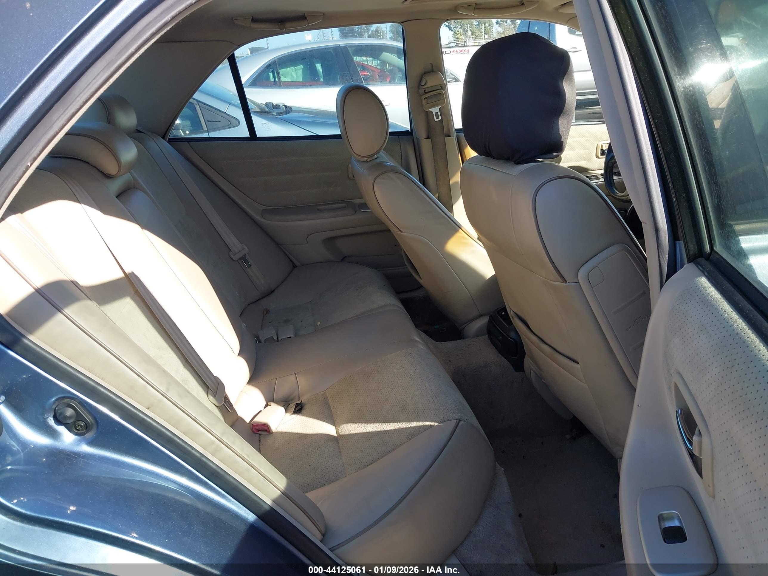 LEXUS IS image 8