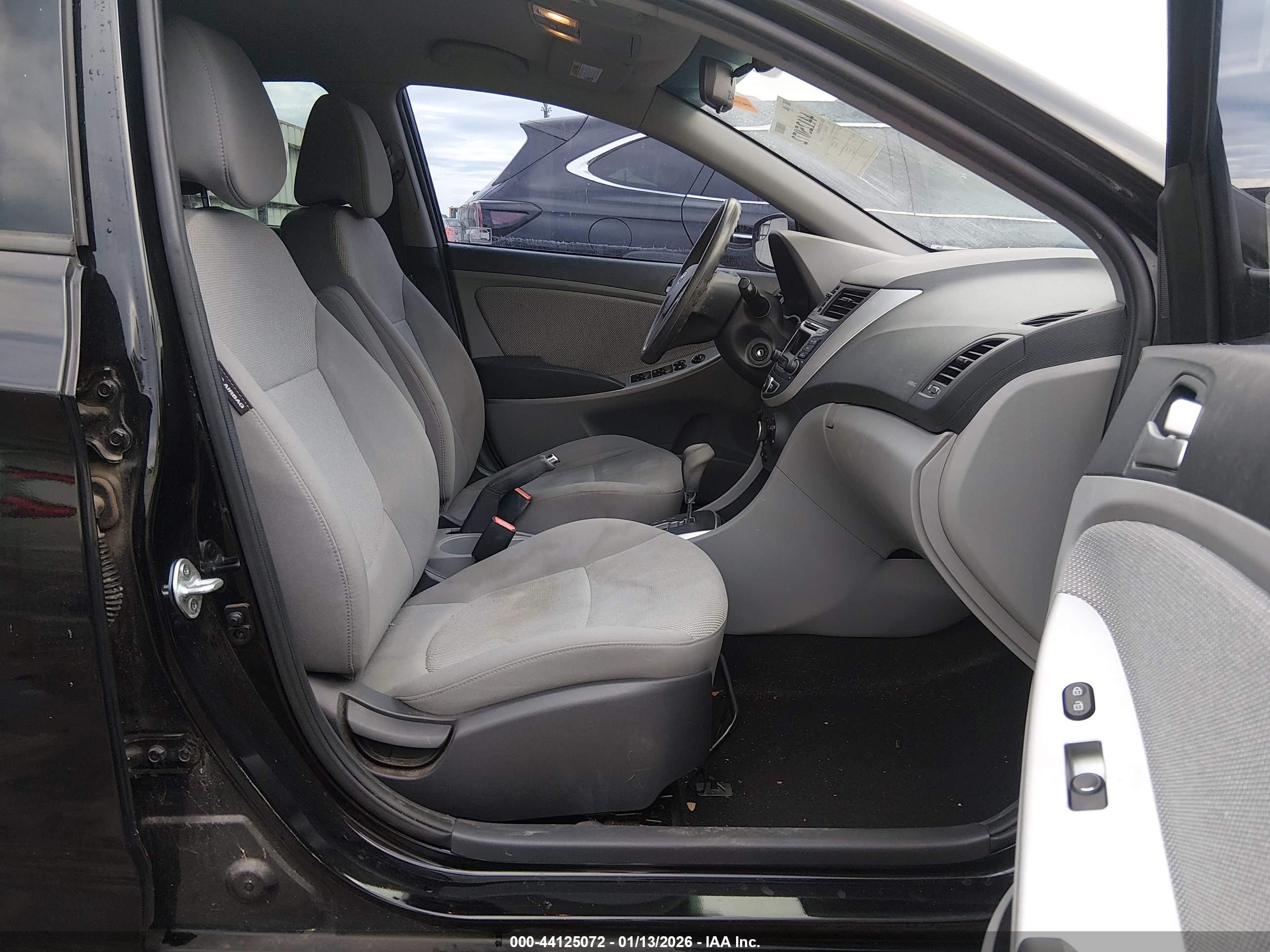HYUNDAI ACCENT image 5