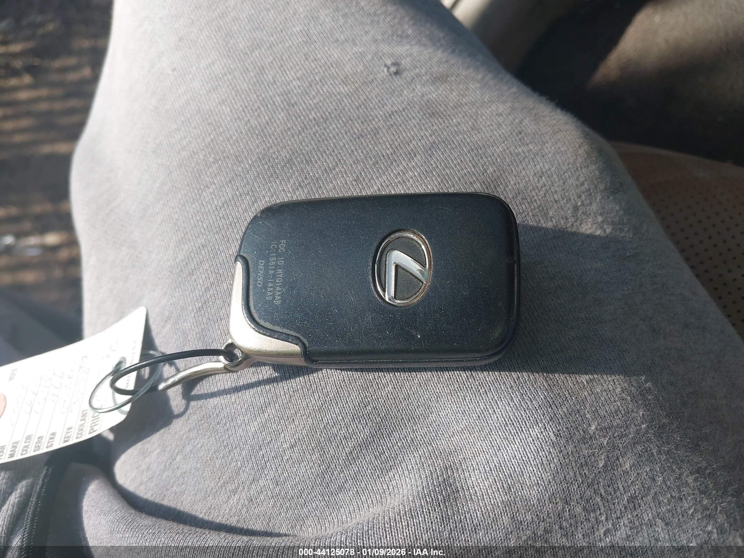 LEXUS LS image 11