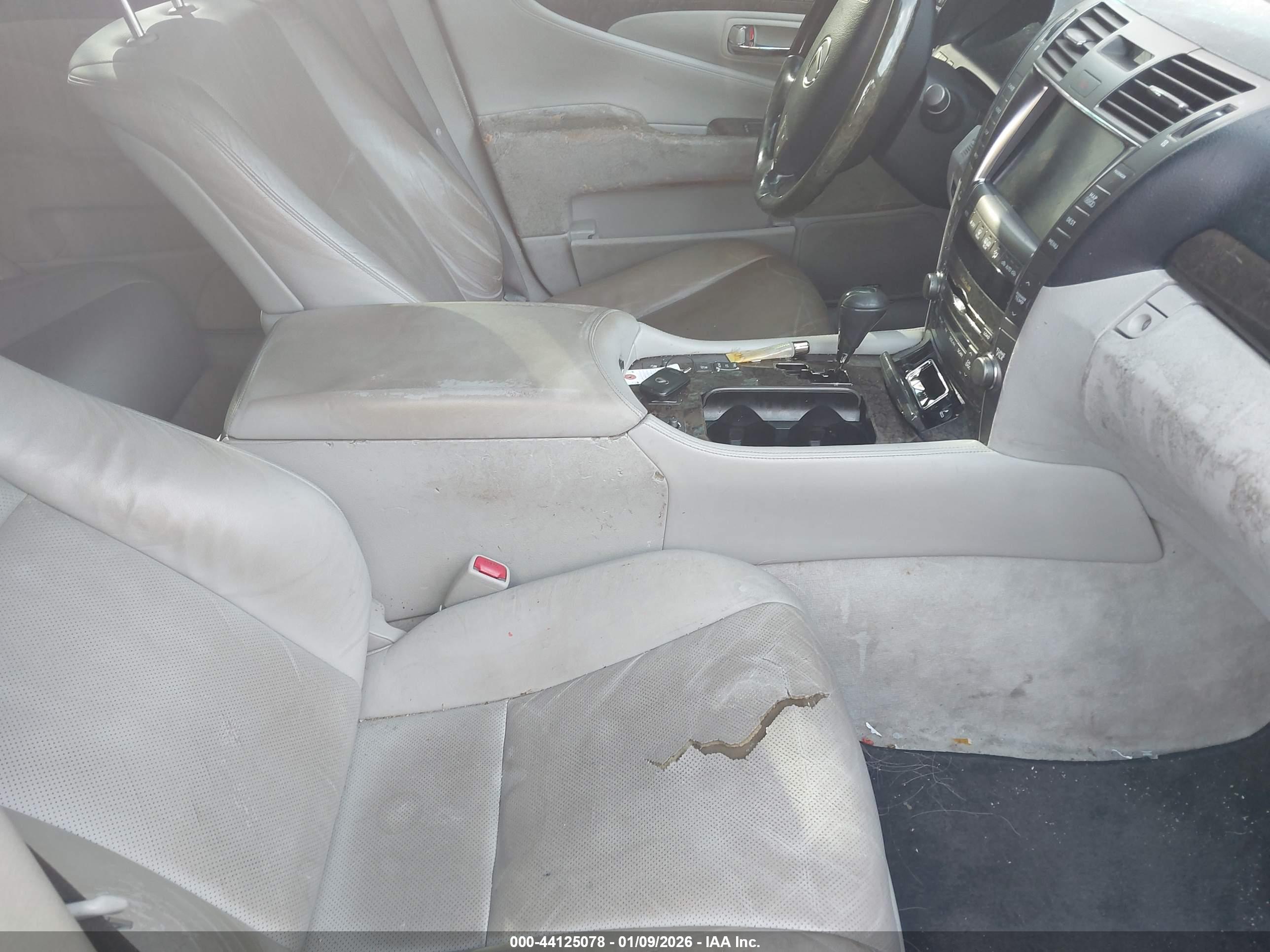 LEXUS LS image 5