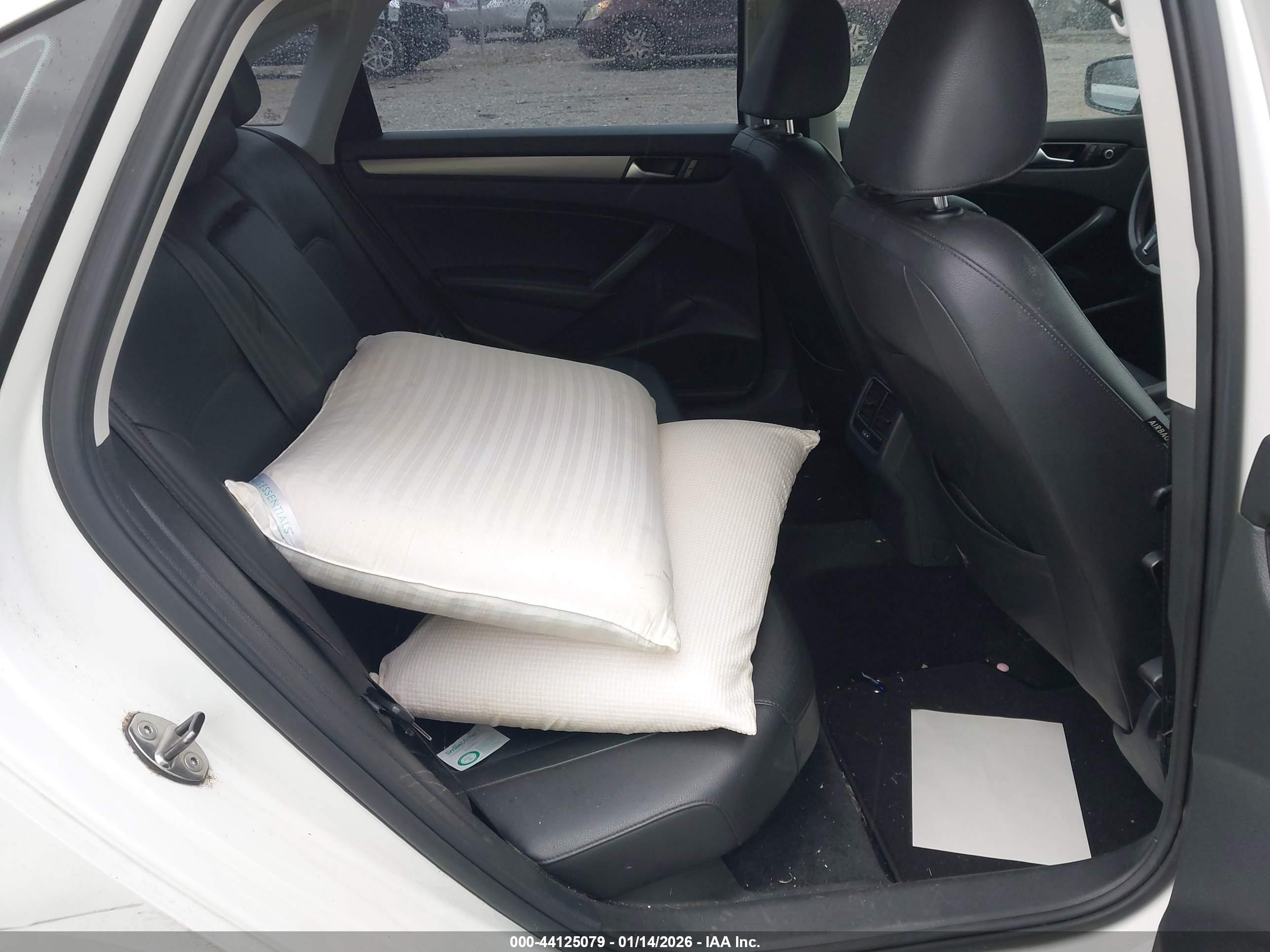 VOLKSWAGEN PASSAT image 8