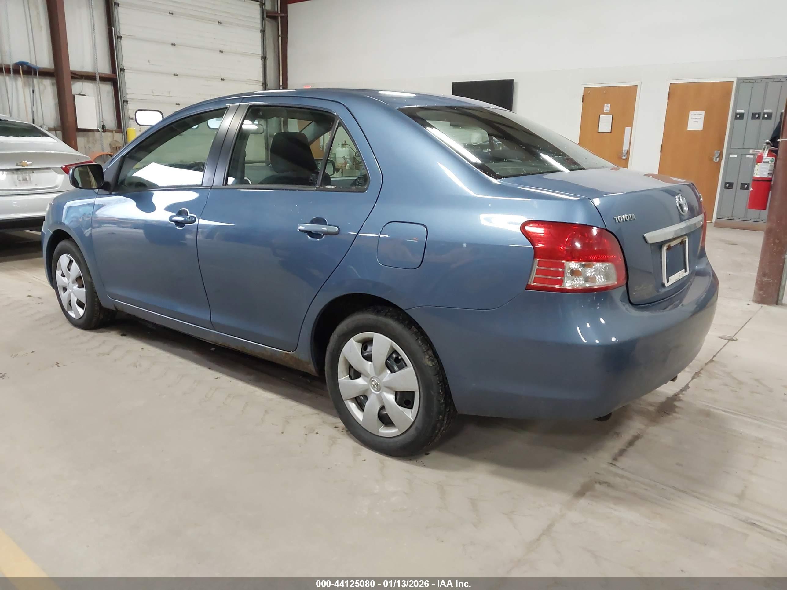 TOYOTA YARIS image 3