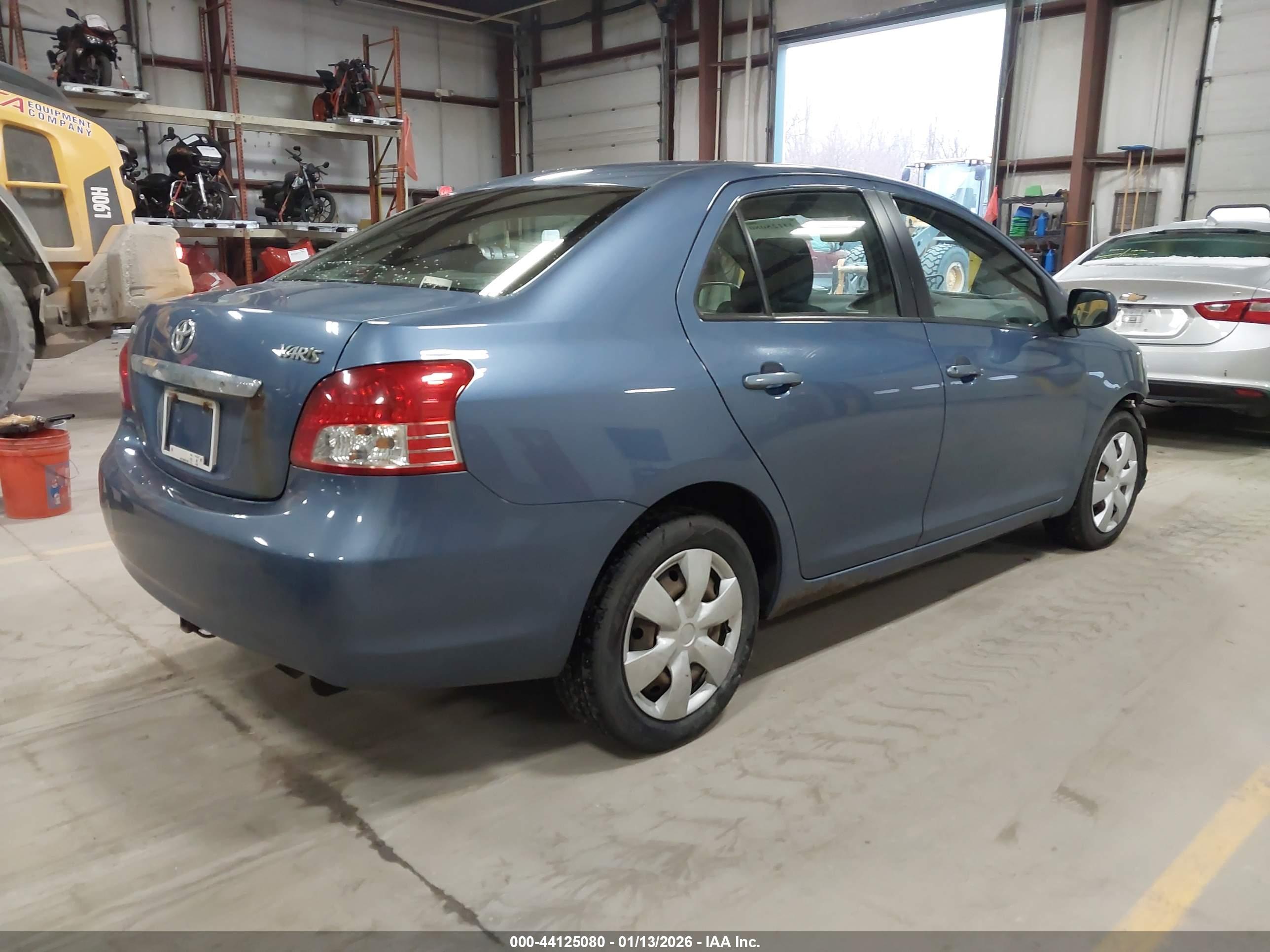 TOYOTA YARIS image 4