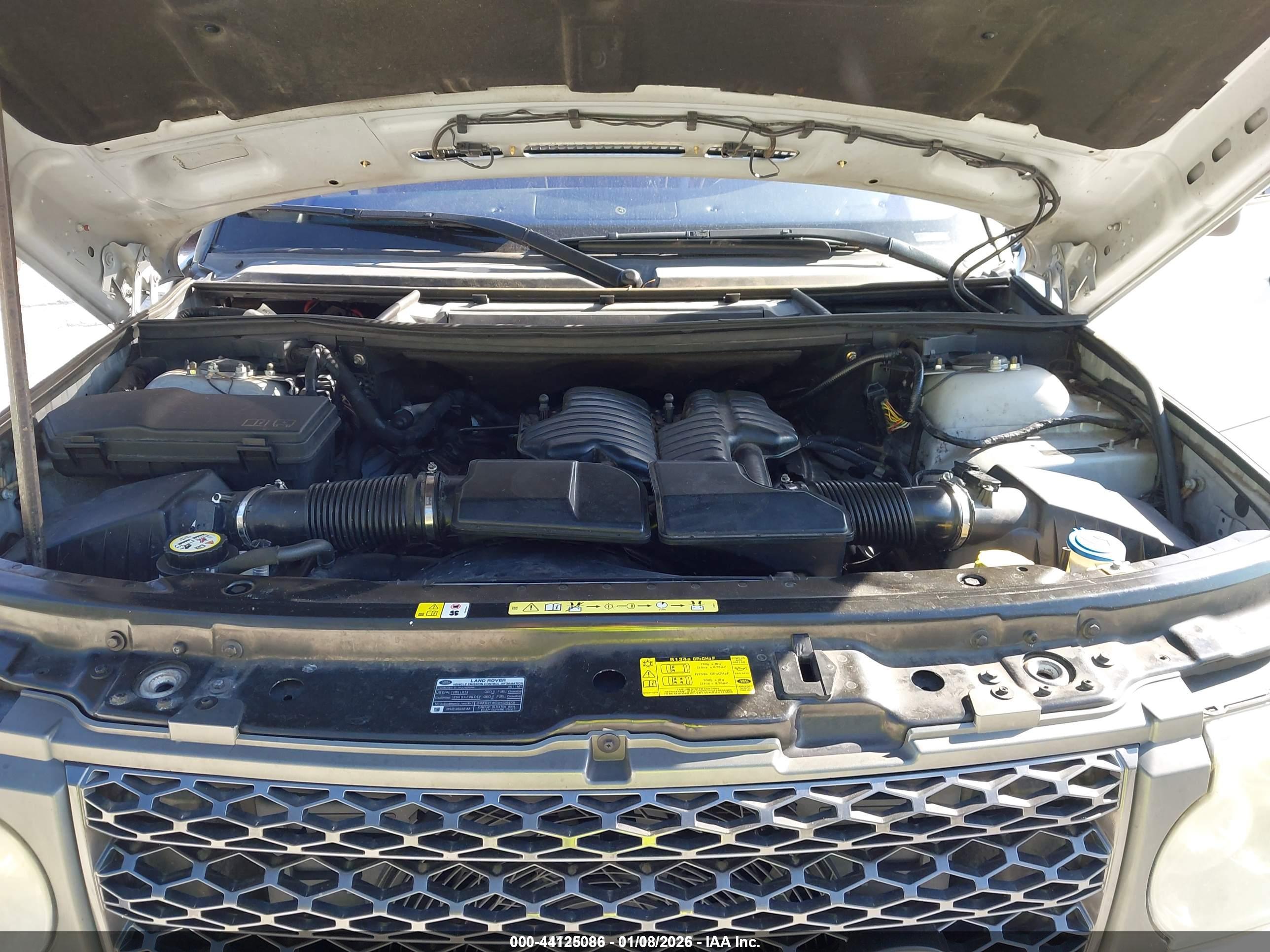 LAND ROVER image 10