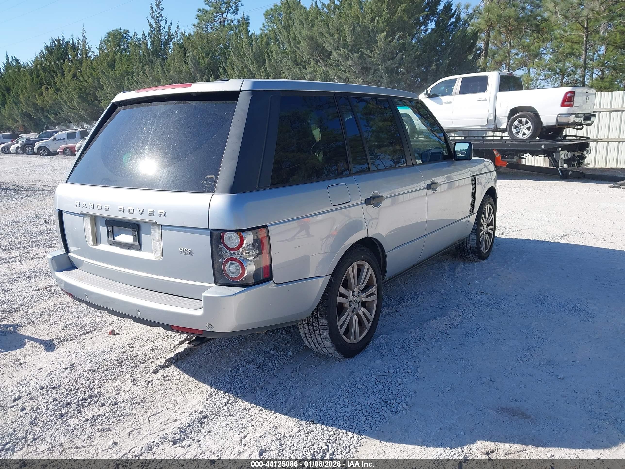 LAND ROVER image 4