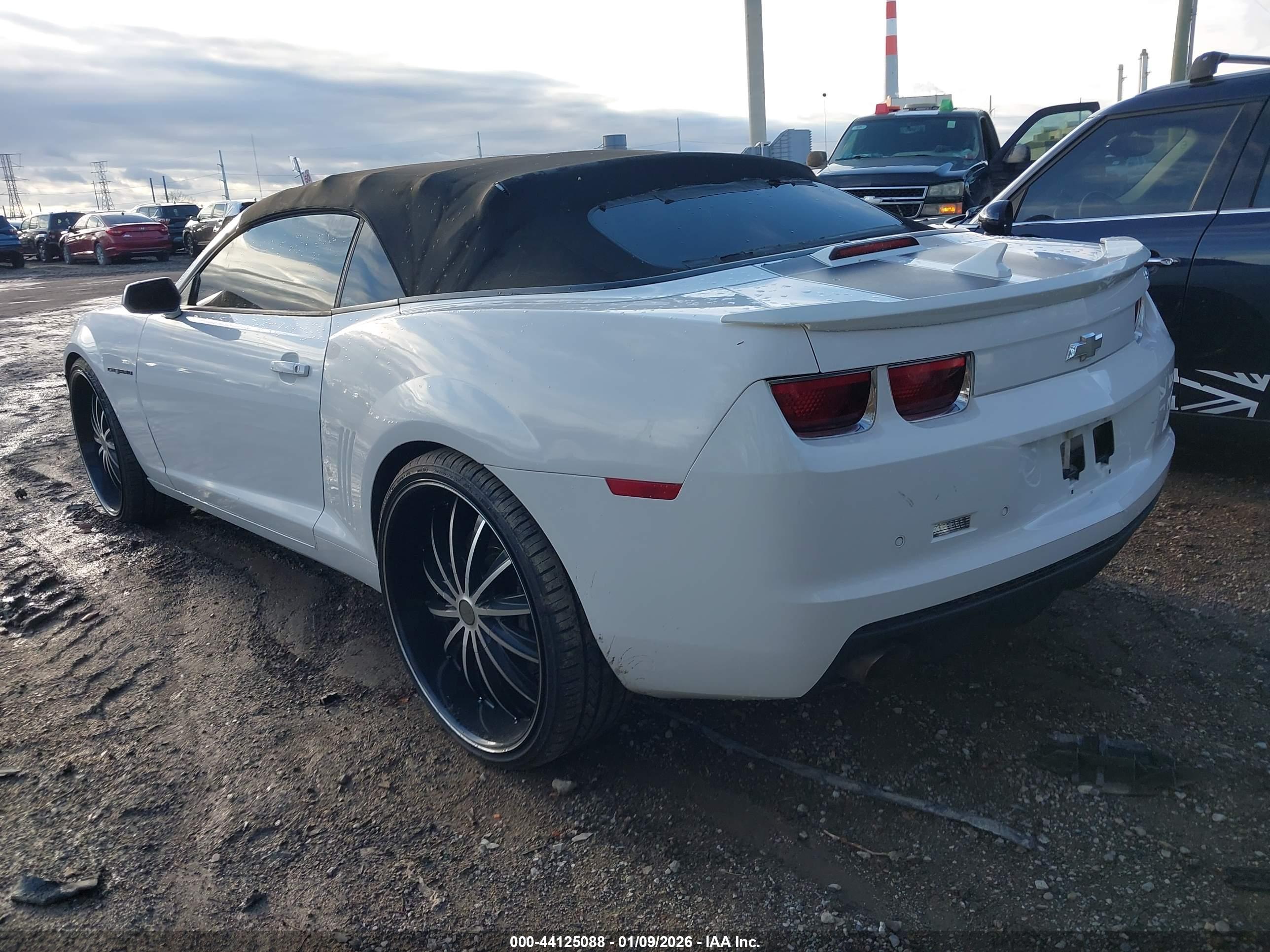 CHEVROLET CAMARO image 3