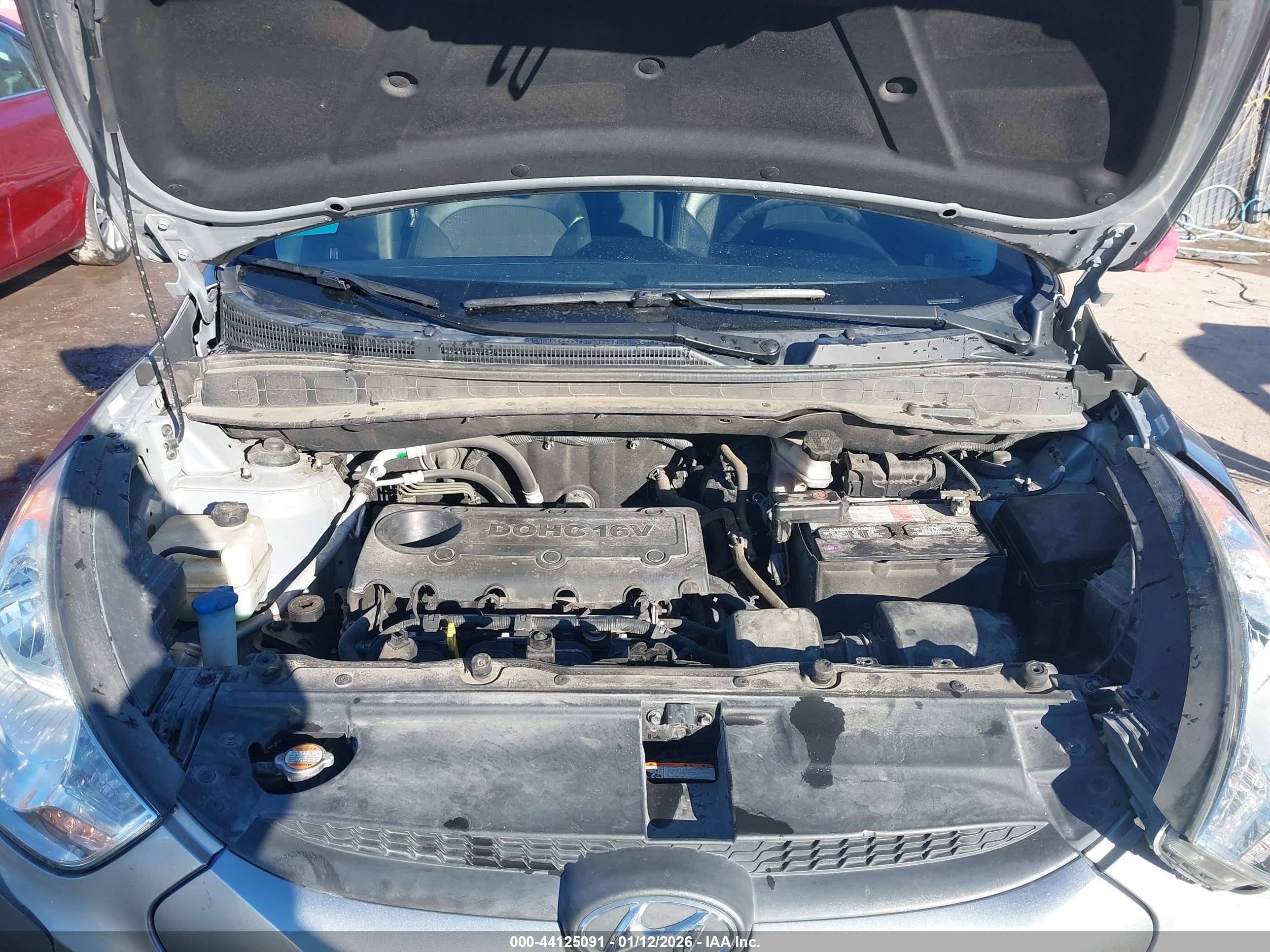 HYUNDAI TUCSON image 10