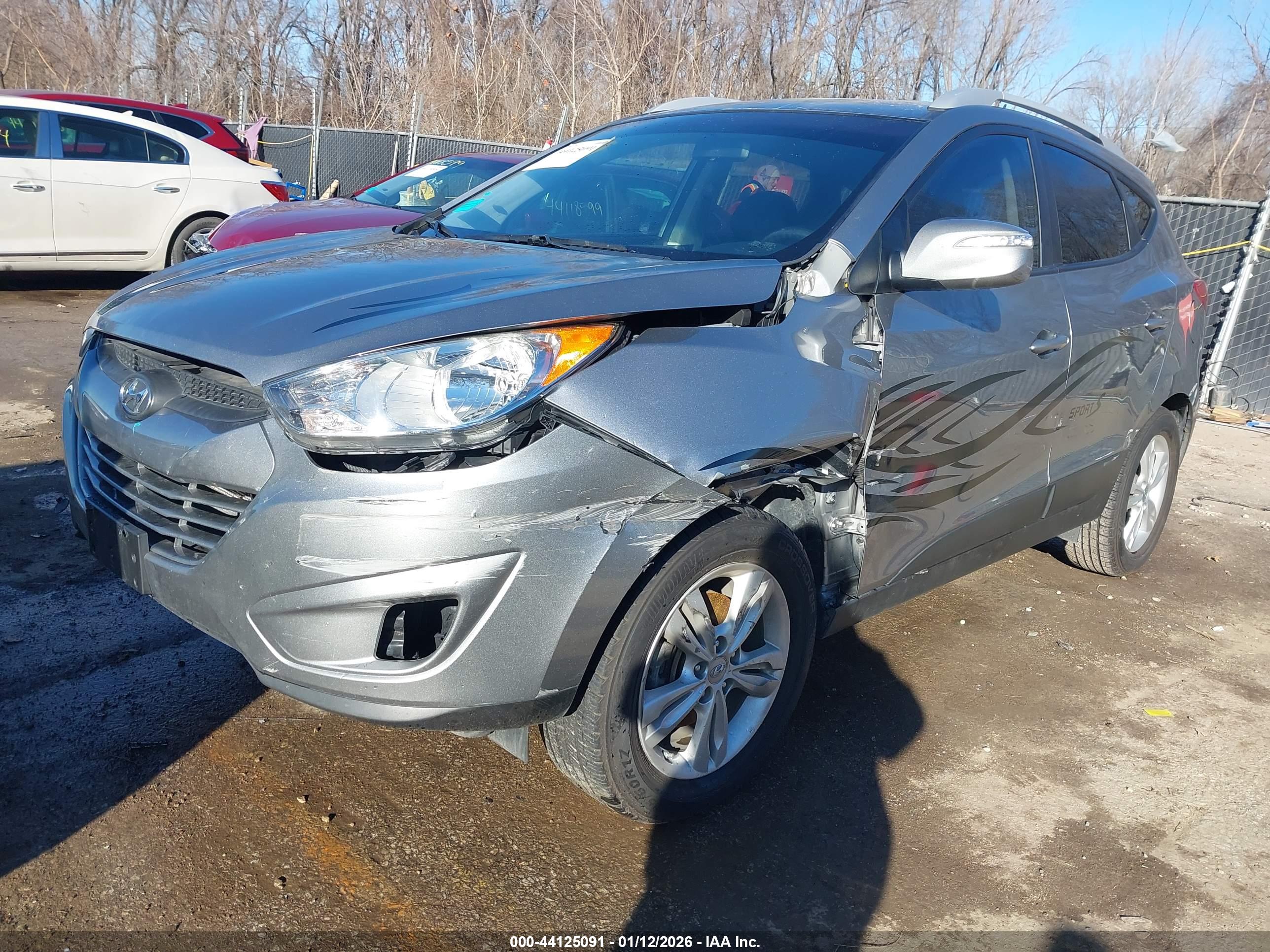 HYUNDAI TUCSON image 2