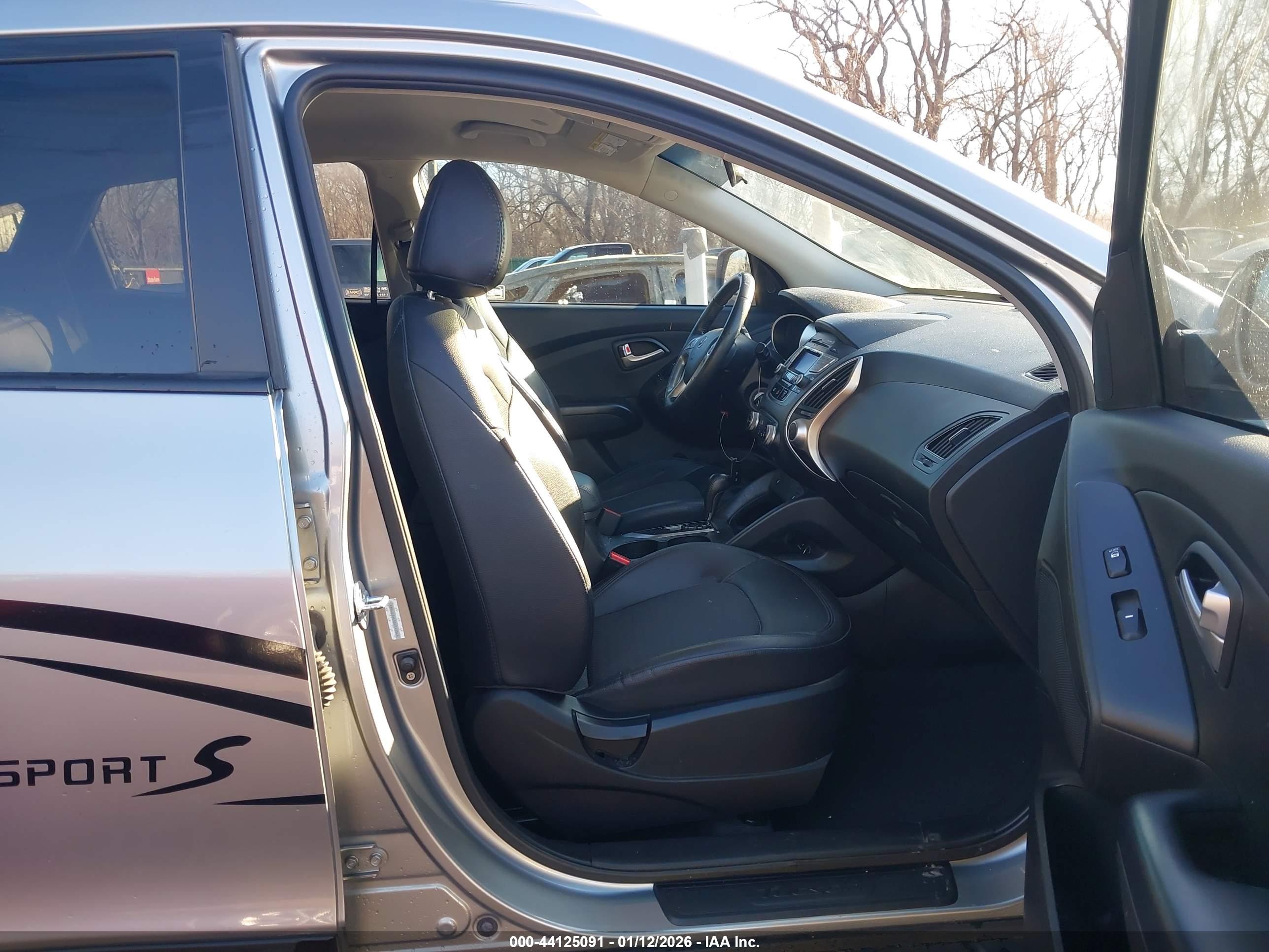 HYUNDAI TUCSON image 5
