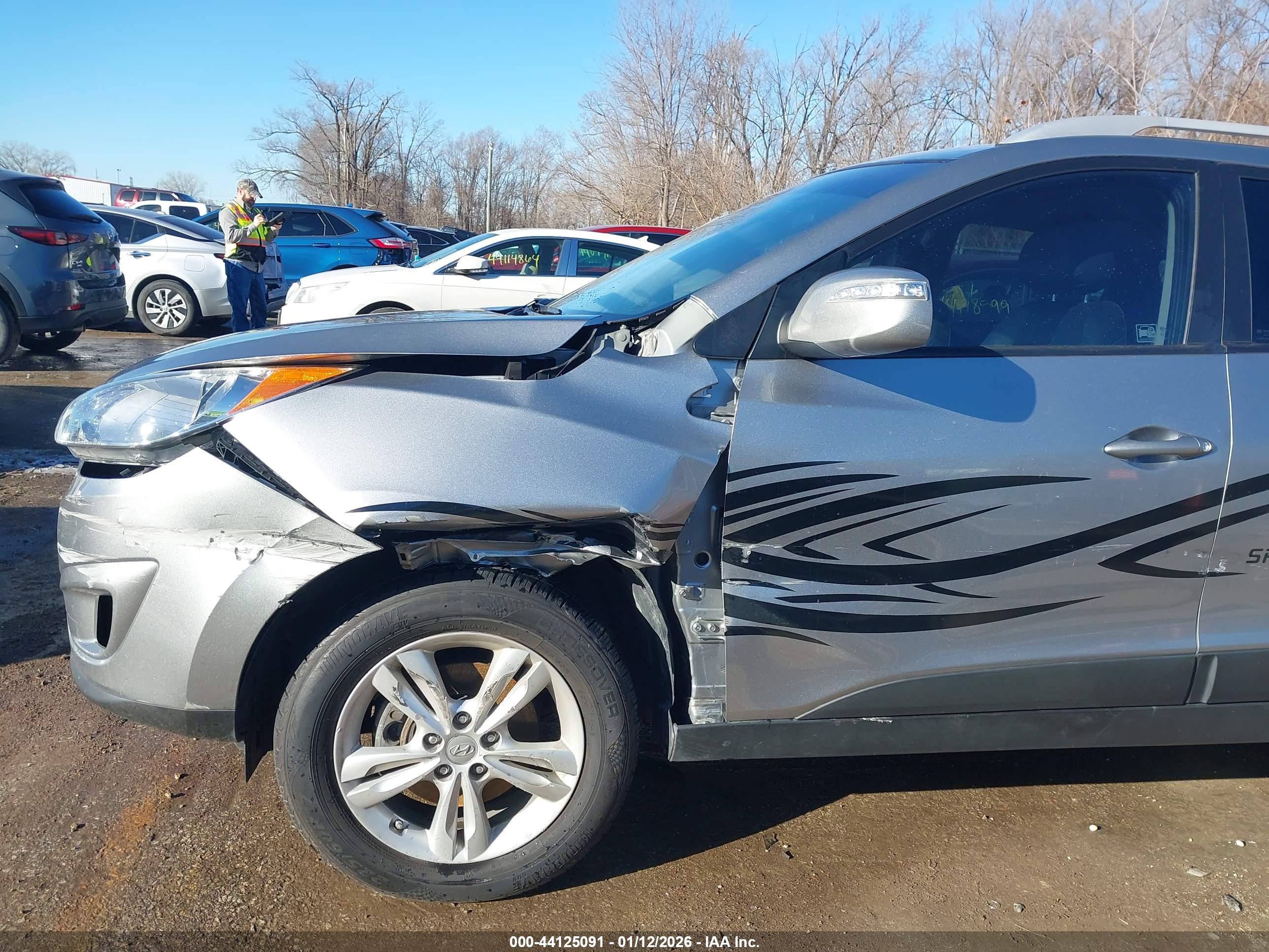 HYUNDAI TUCSON image 6