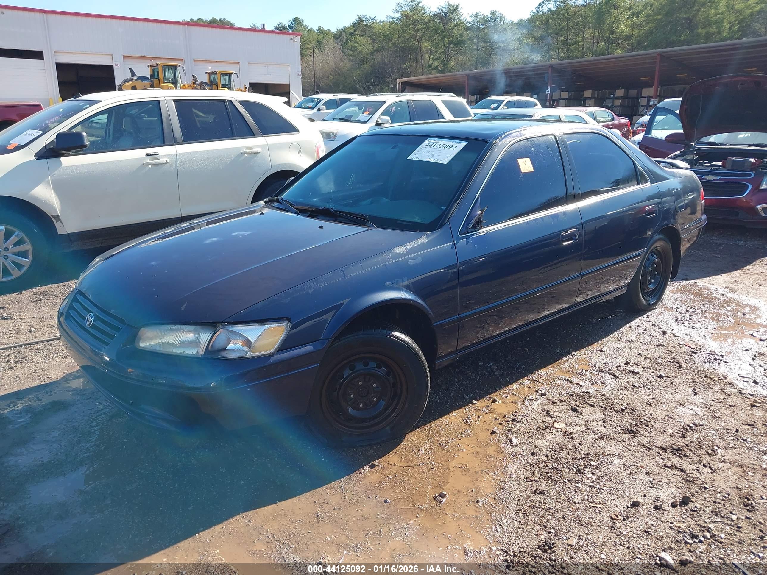 TOYOTA CAMRY image 2