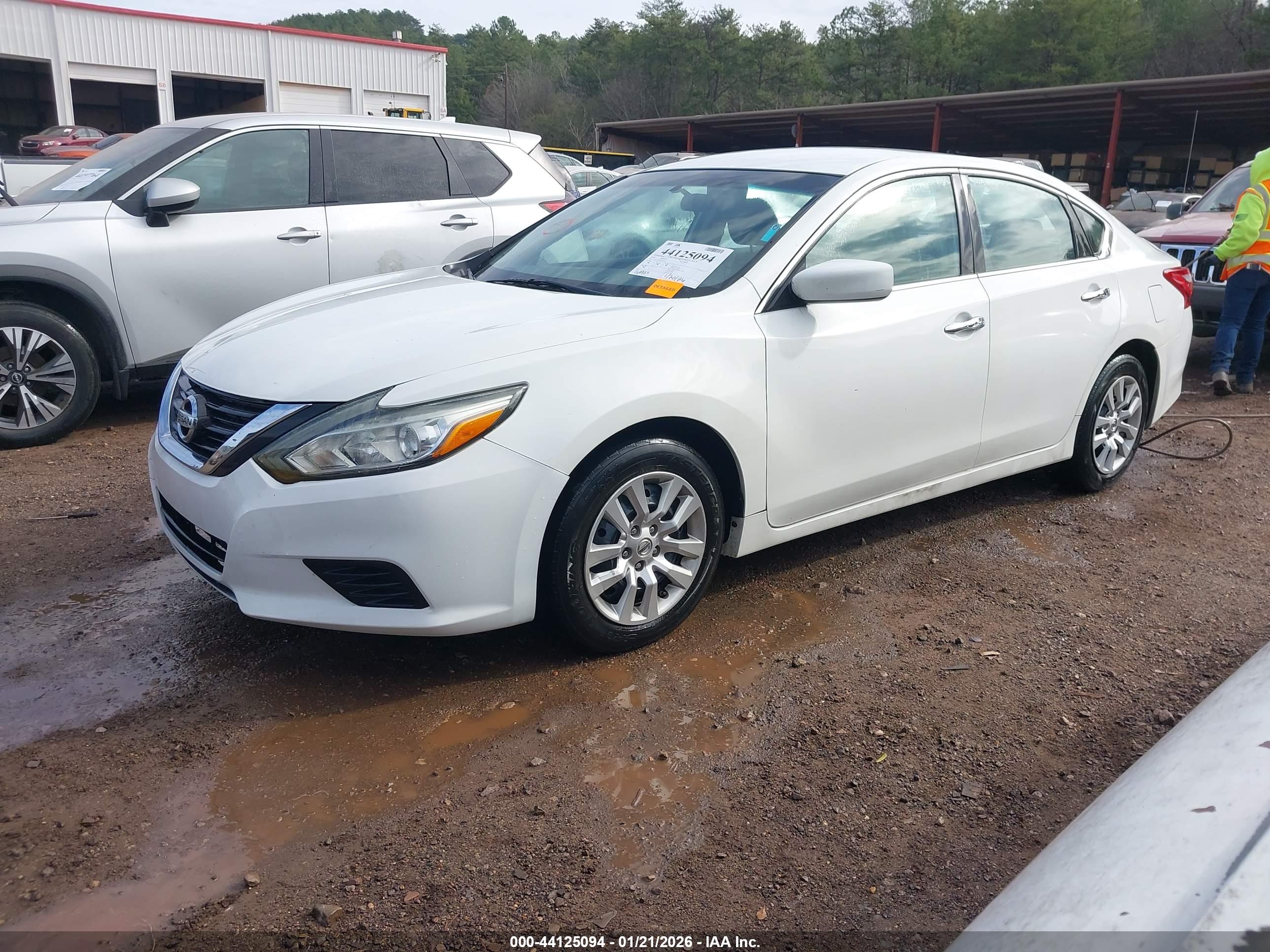 NISSAN ALTIMA image 2
