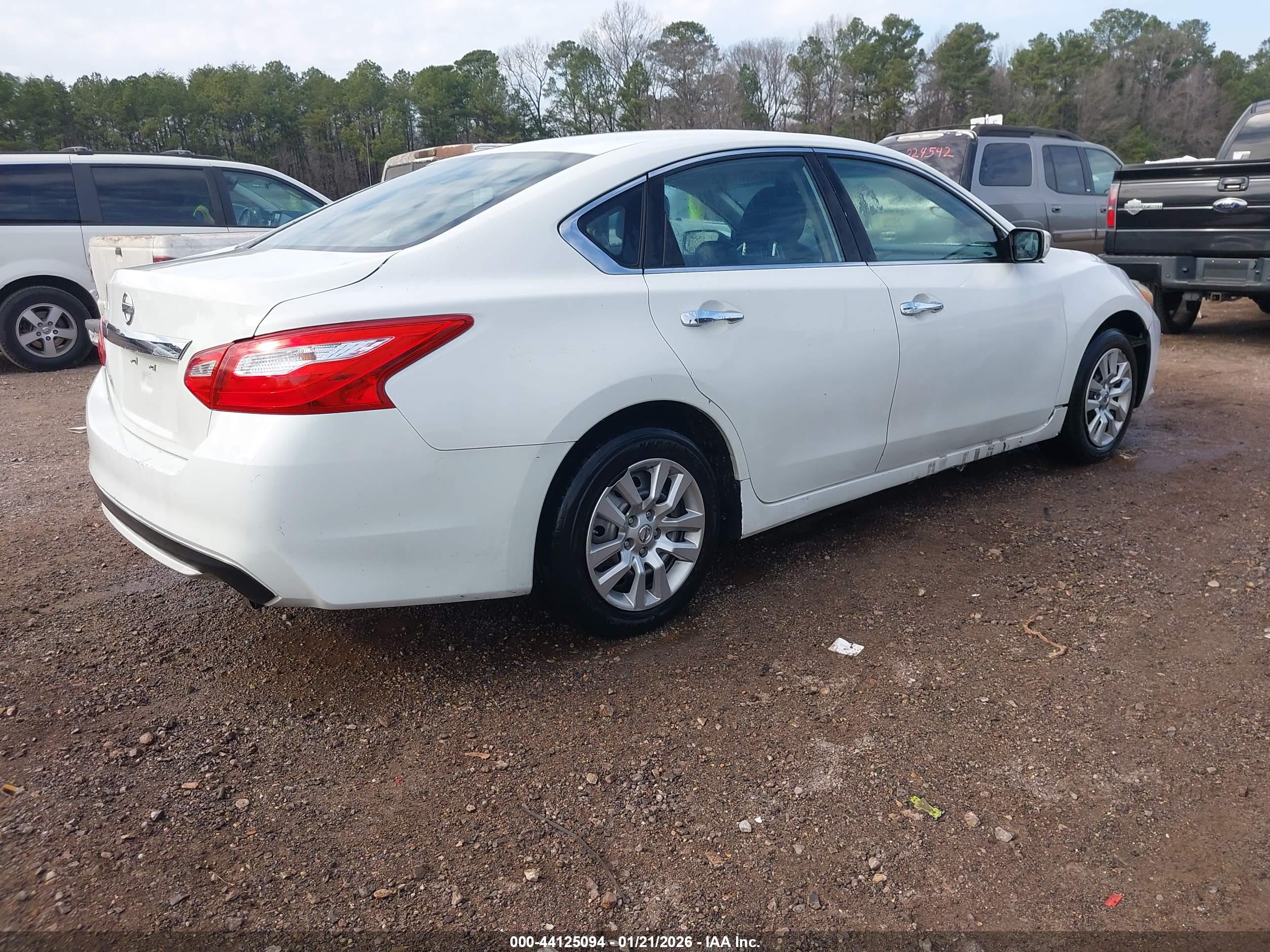 NISSAN ALTIMA image 4