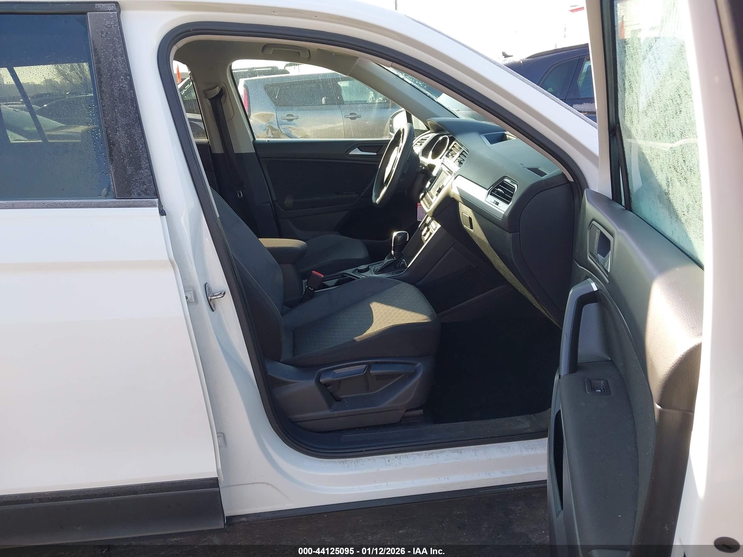 VOLKSWAGEN TIGUAN image 5
