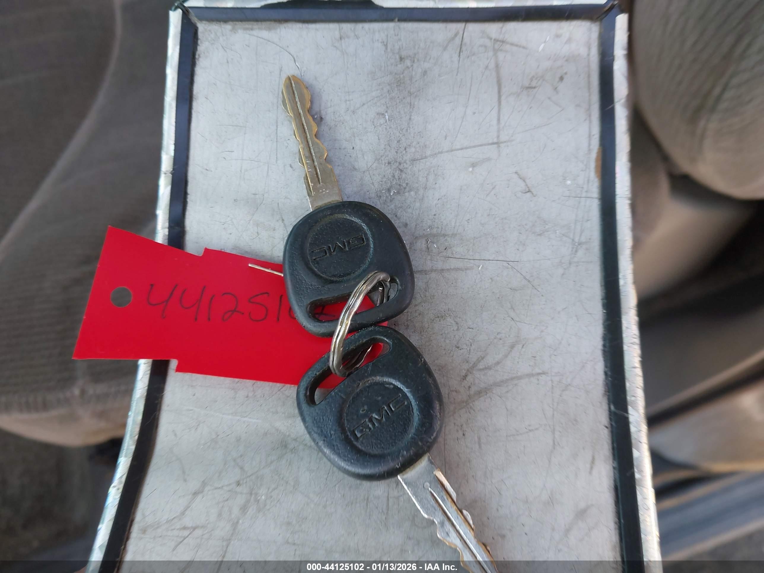 GMC YUKON image 11