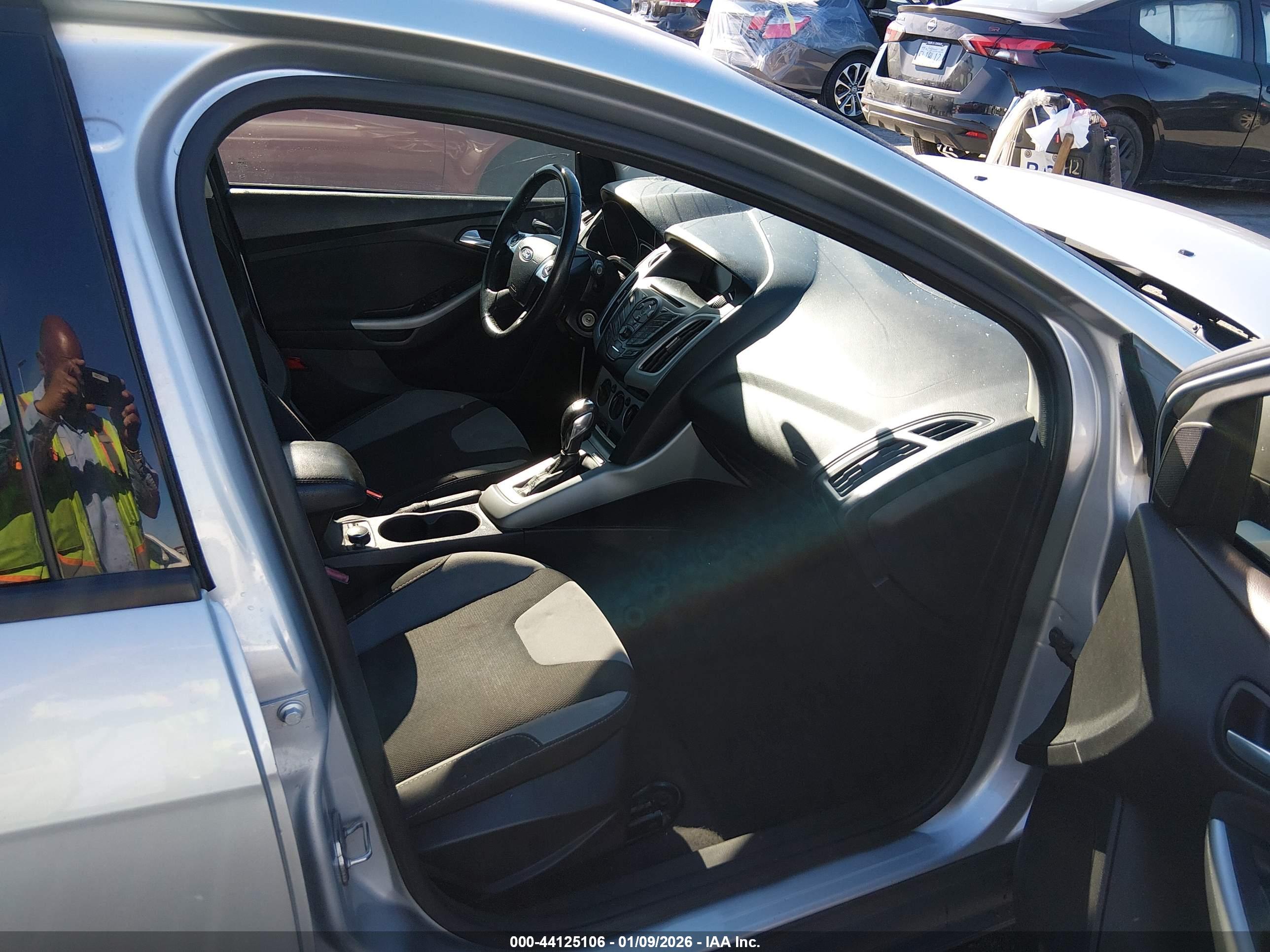 FORD FOCUS image 5