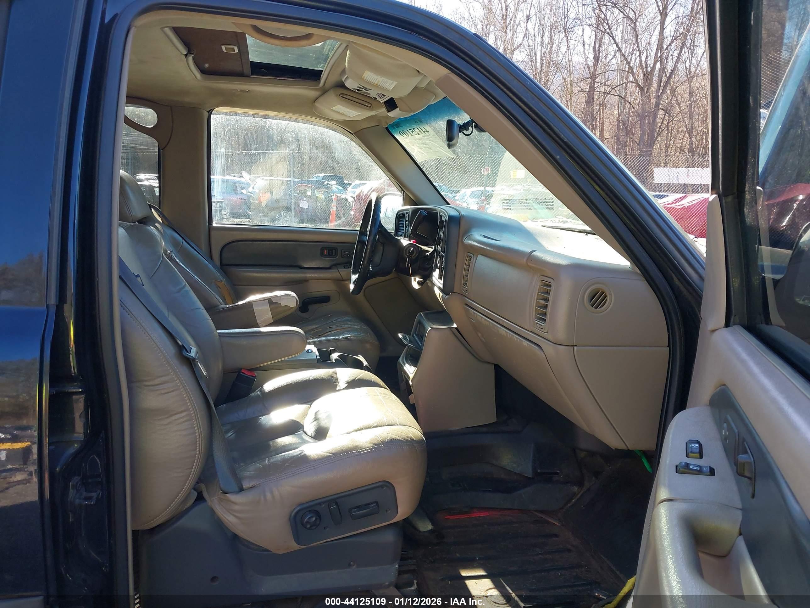 CHEVROLET AVALANCHE image 5