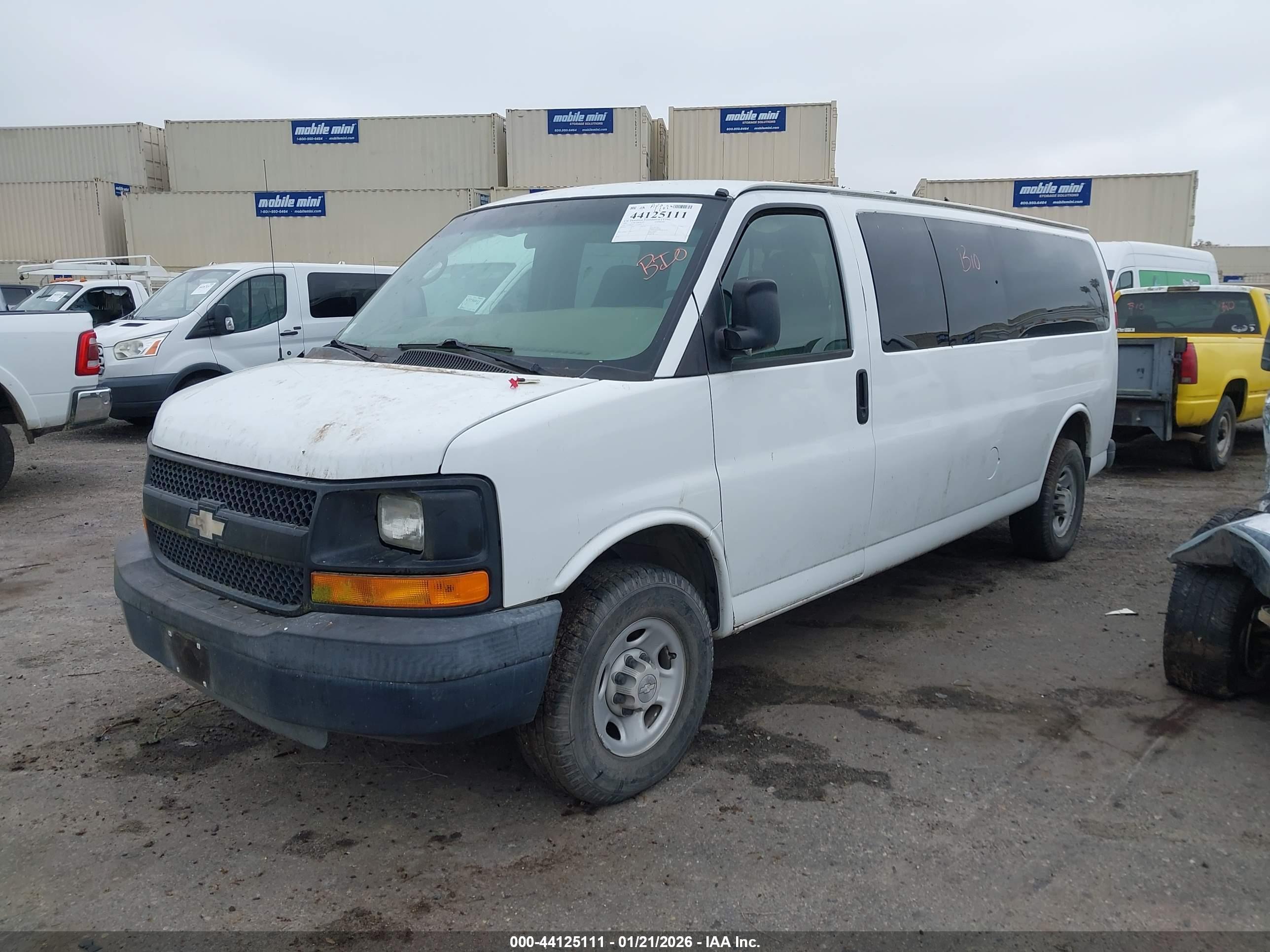 CHEVROLET EXPRESS image 2