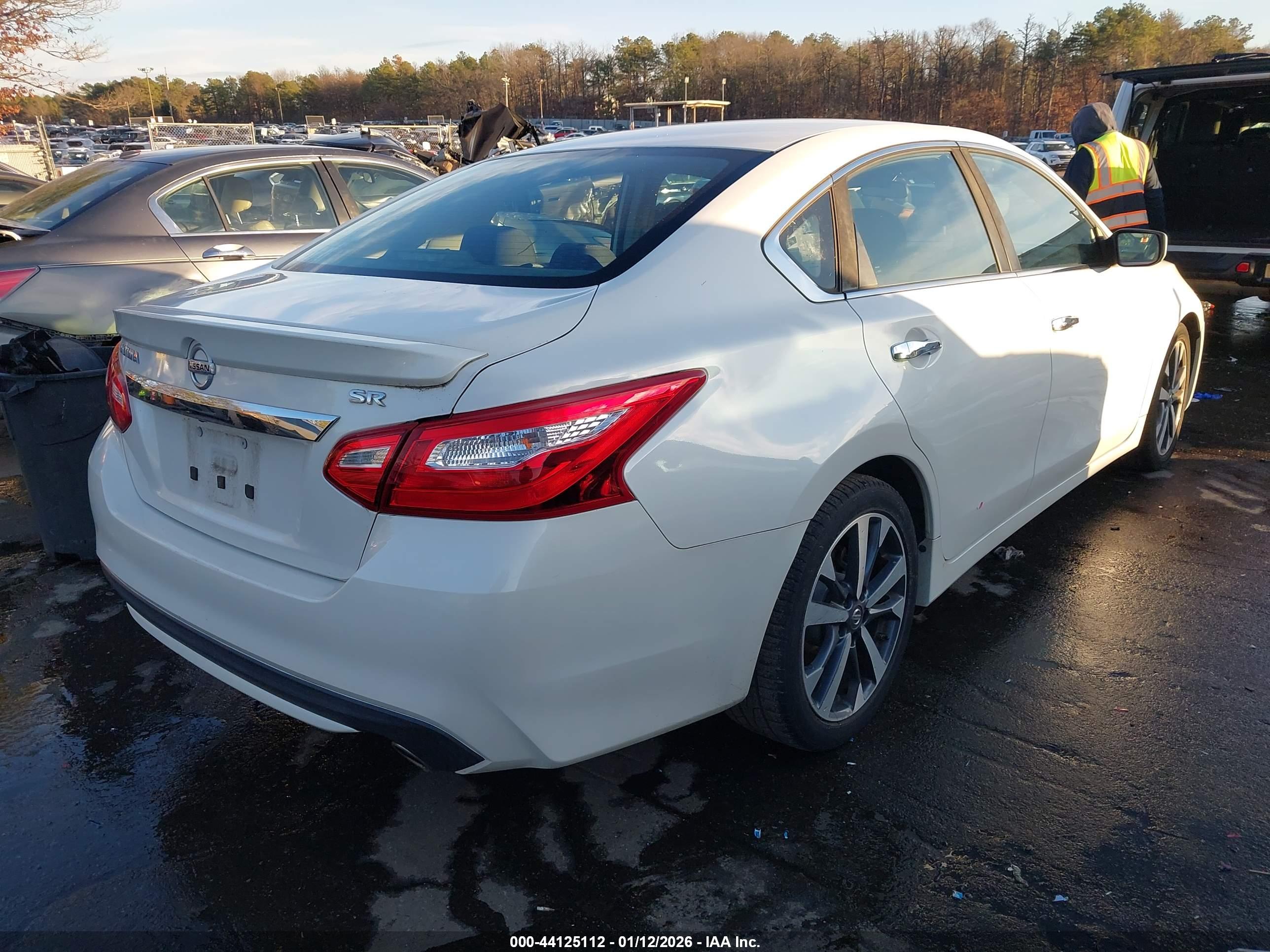 NISSAN ALTIMA image 4