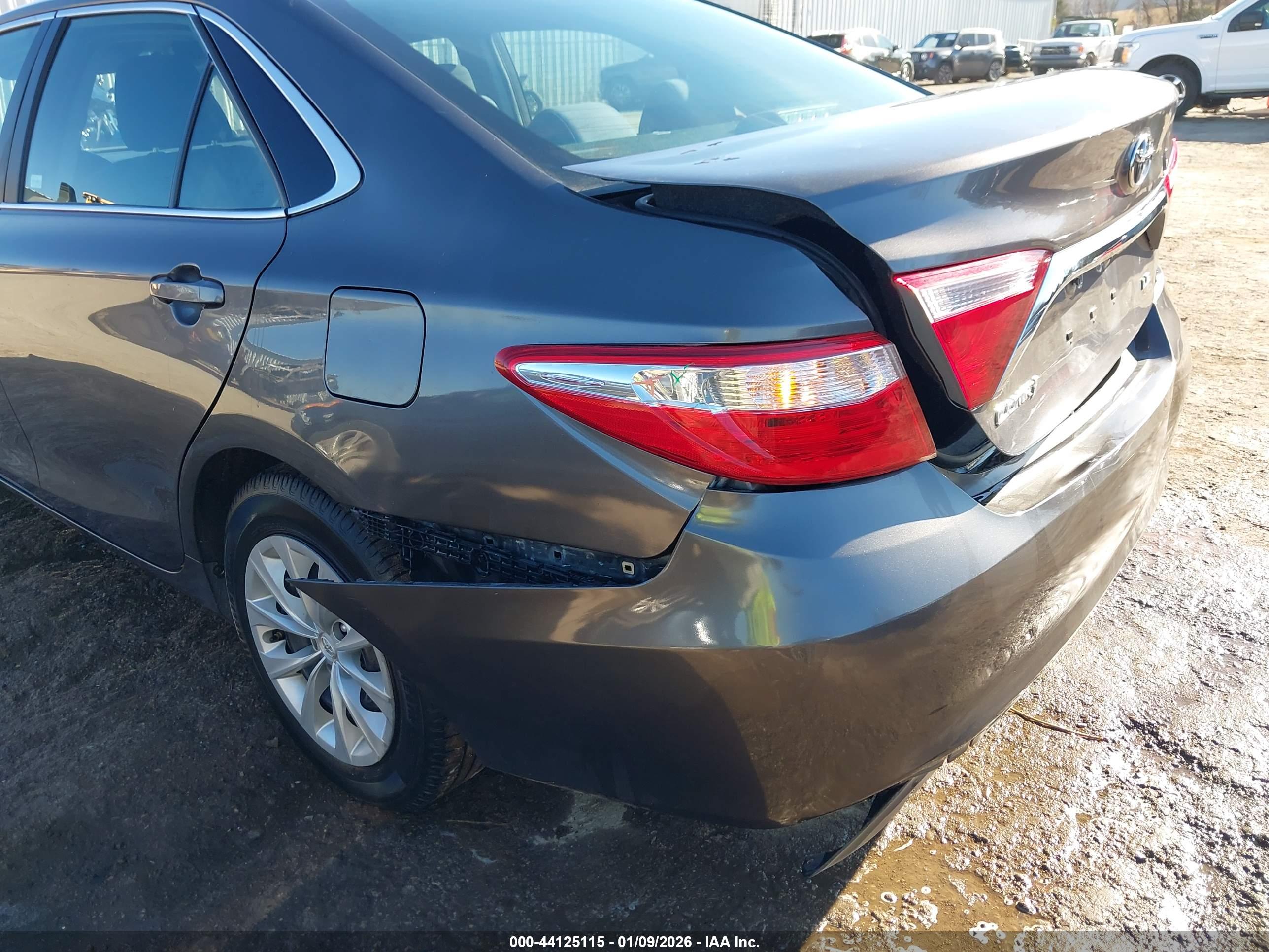 TOYOTA CAMRY image 6